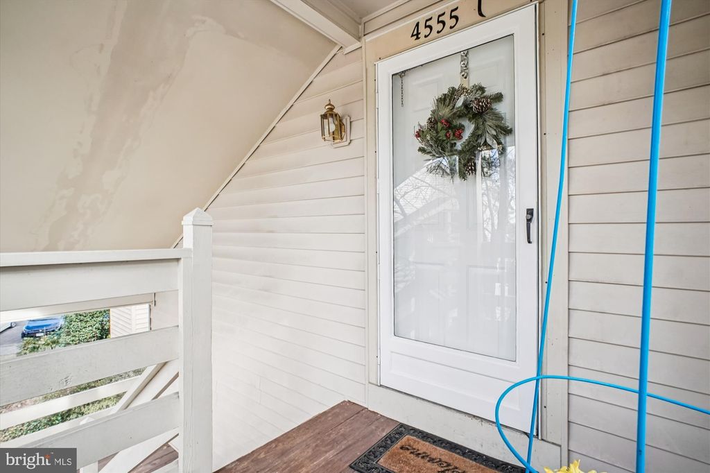 Photo of 4555 Interlachen Court #J, ALEXANDRIA, VA 22312 (MLS # VAFX2286948)