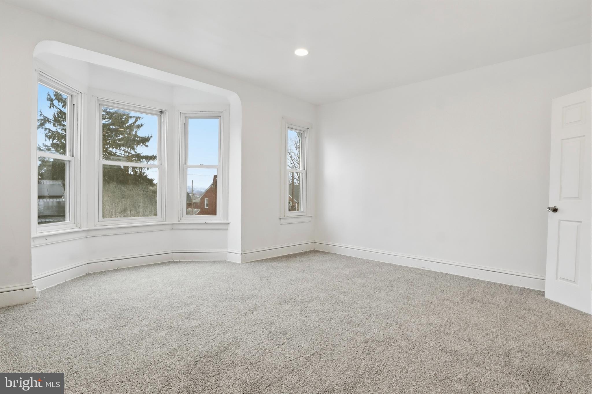 1274 W PRINCESS STREET