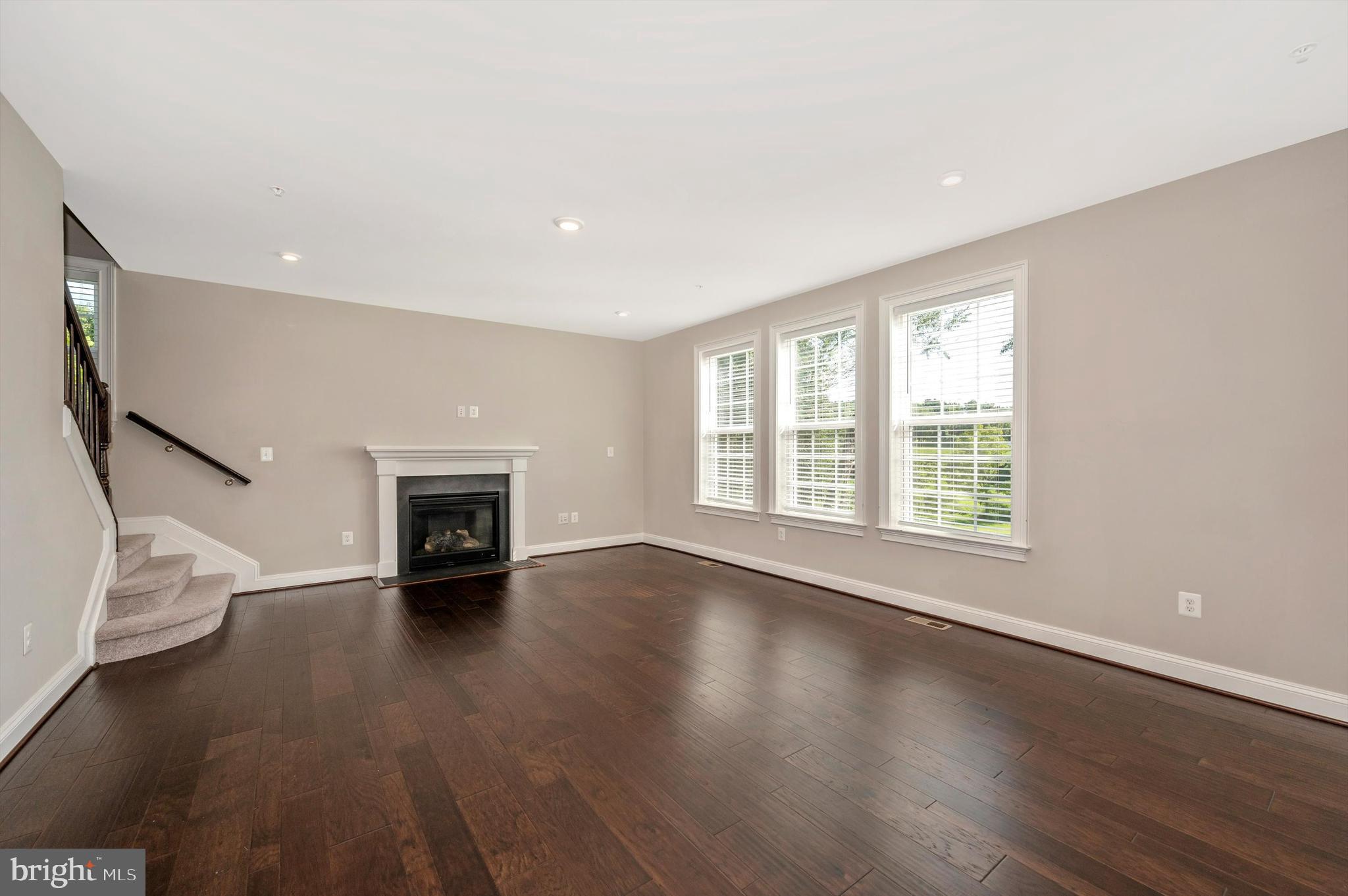 ENCLAVE AT RIVER HILL - Residential