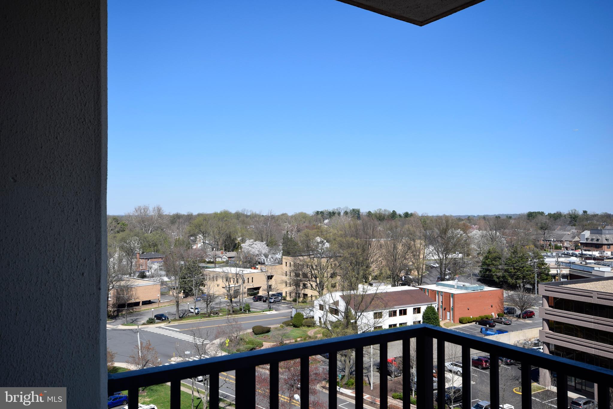 MCLEAN HOUSE NORTH - Residential Lease