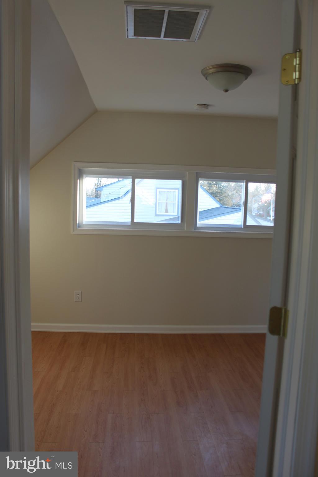 INDIAN CREEK - Residential Lease