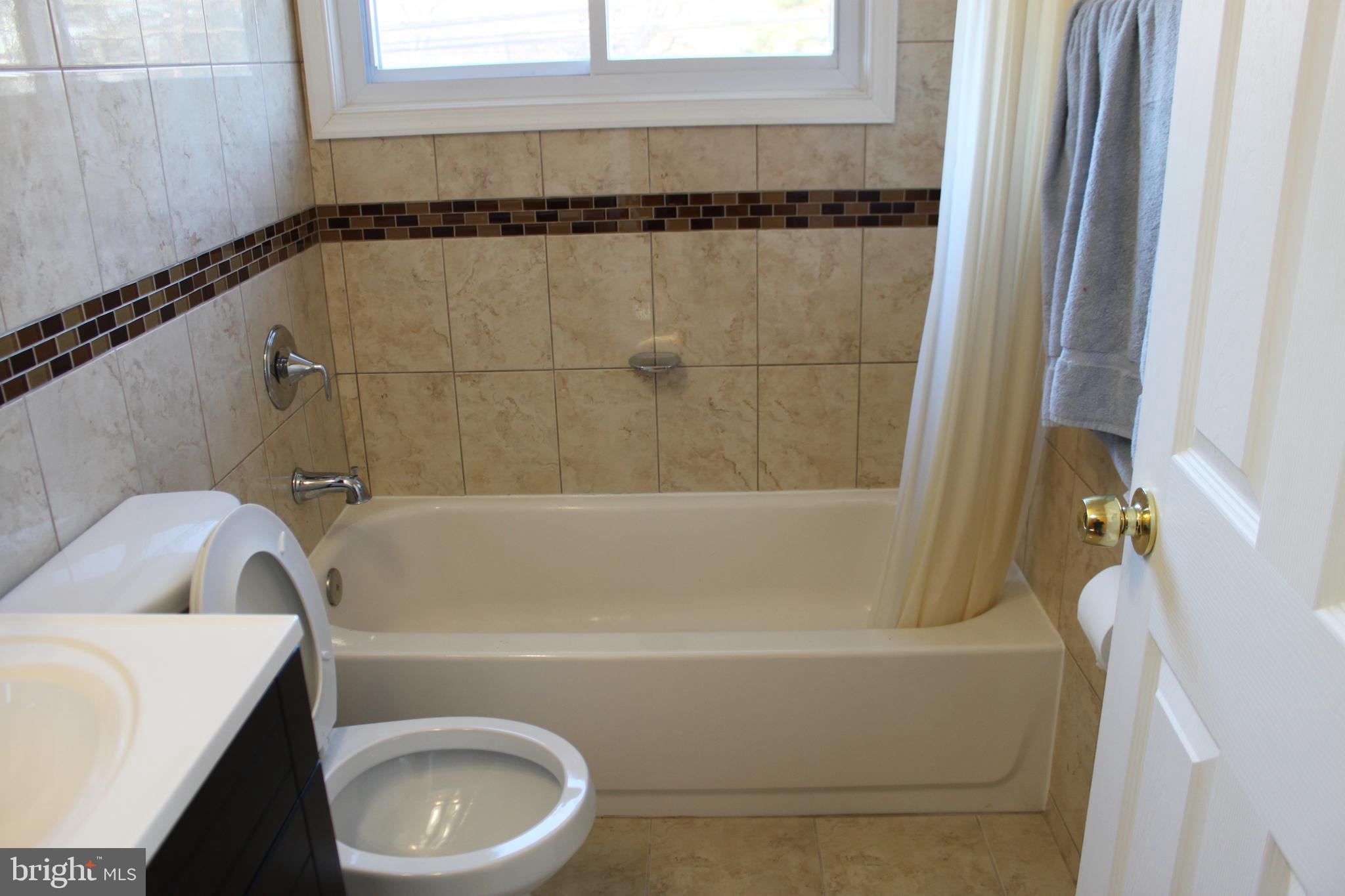 INDIAN CREEK - Residential Lease