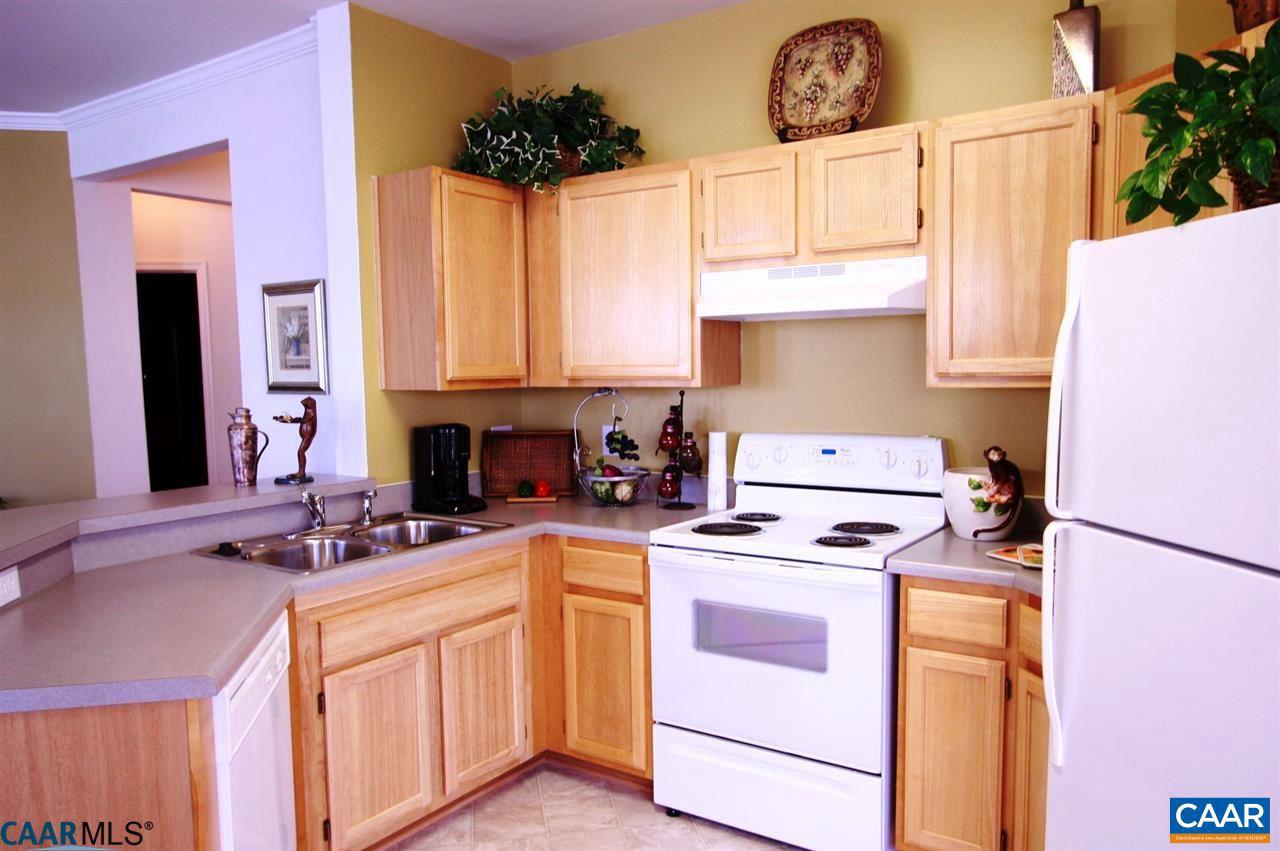 CARRIAGE HILL - Residential Lease