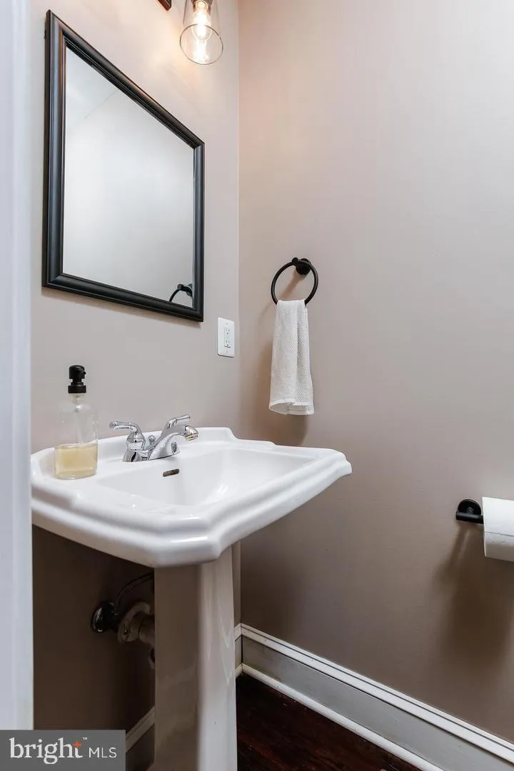 Baltimore, Maryland 21224, United States, 4 Bedrooms Bedrooms, ,3 BathroomsBathrooms,Residential,Active,156011