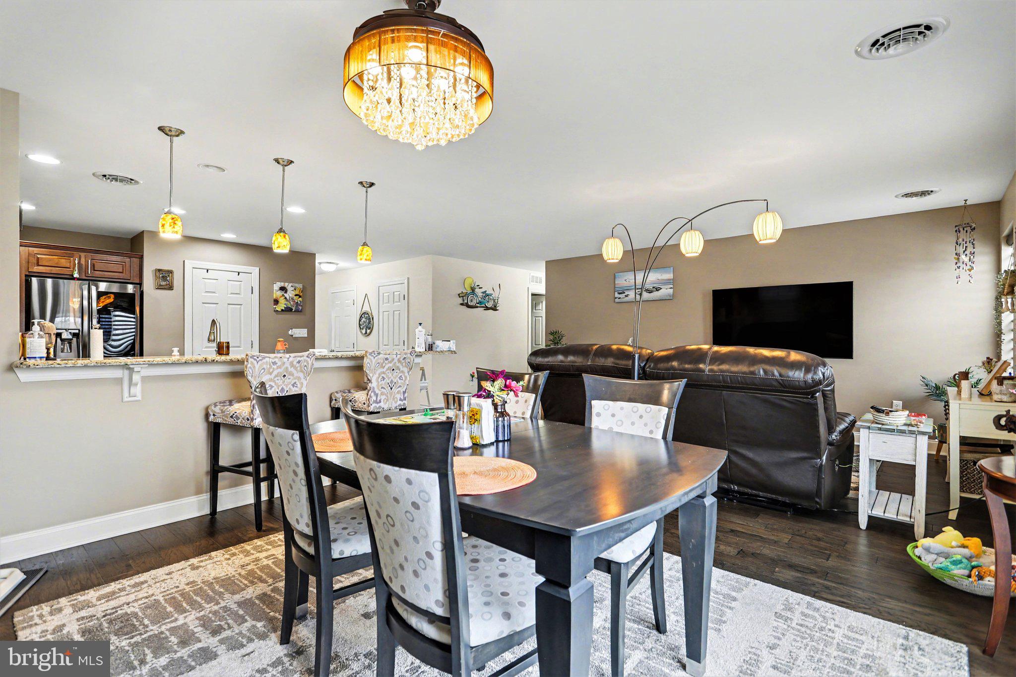 WINDY HEIGHTS - Residential