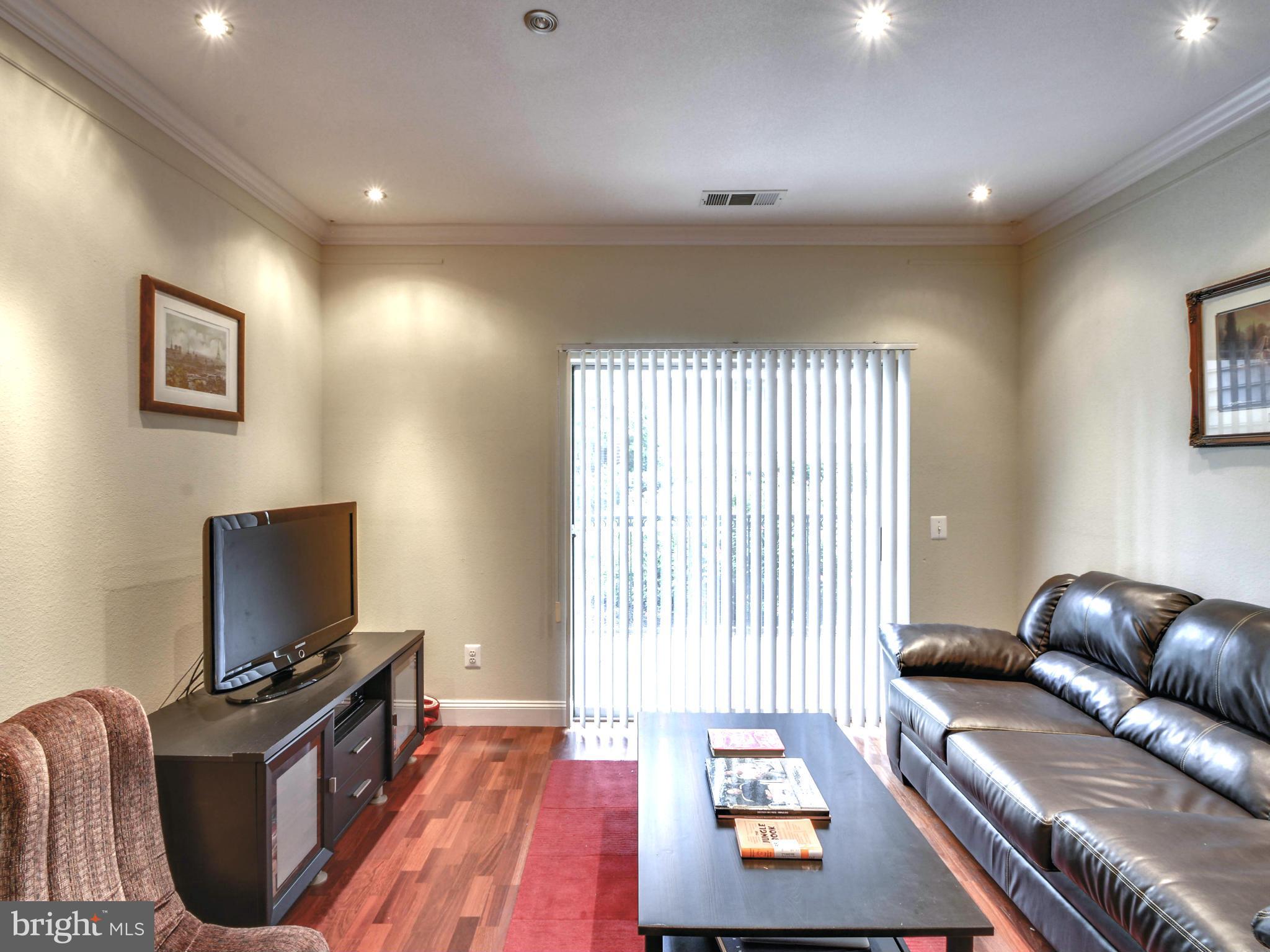 GATES OF MCLEAN - Residential Lease