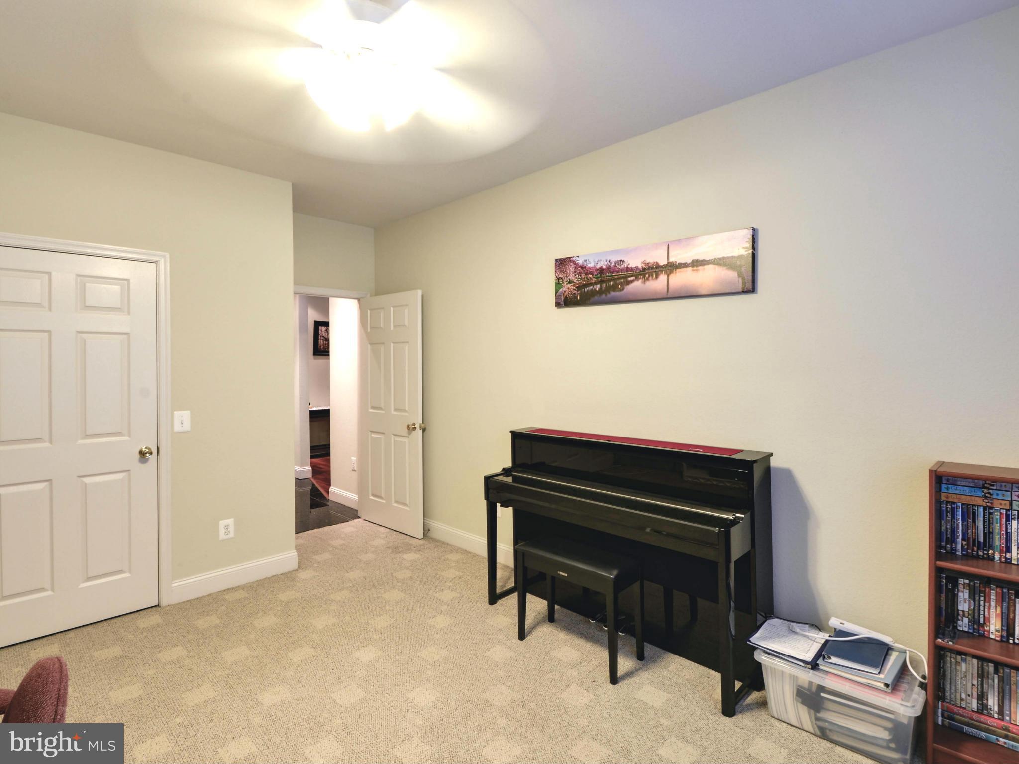 GATES OF MCLEAN - Residential Lease