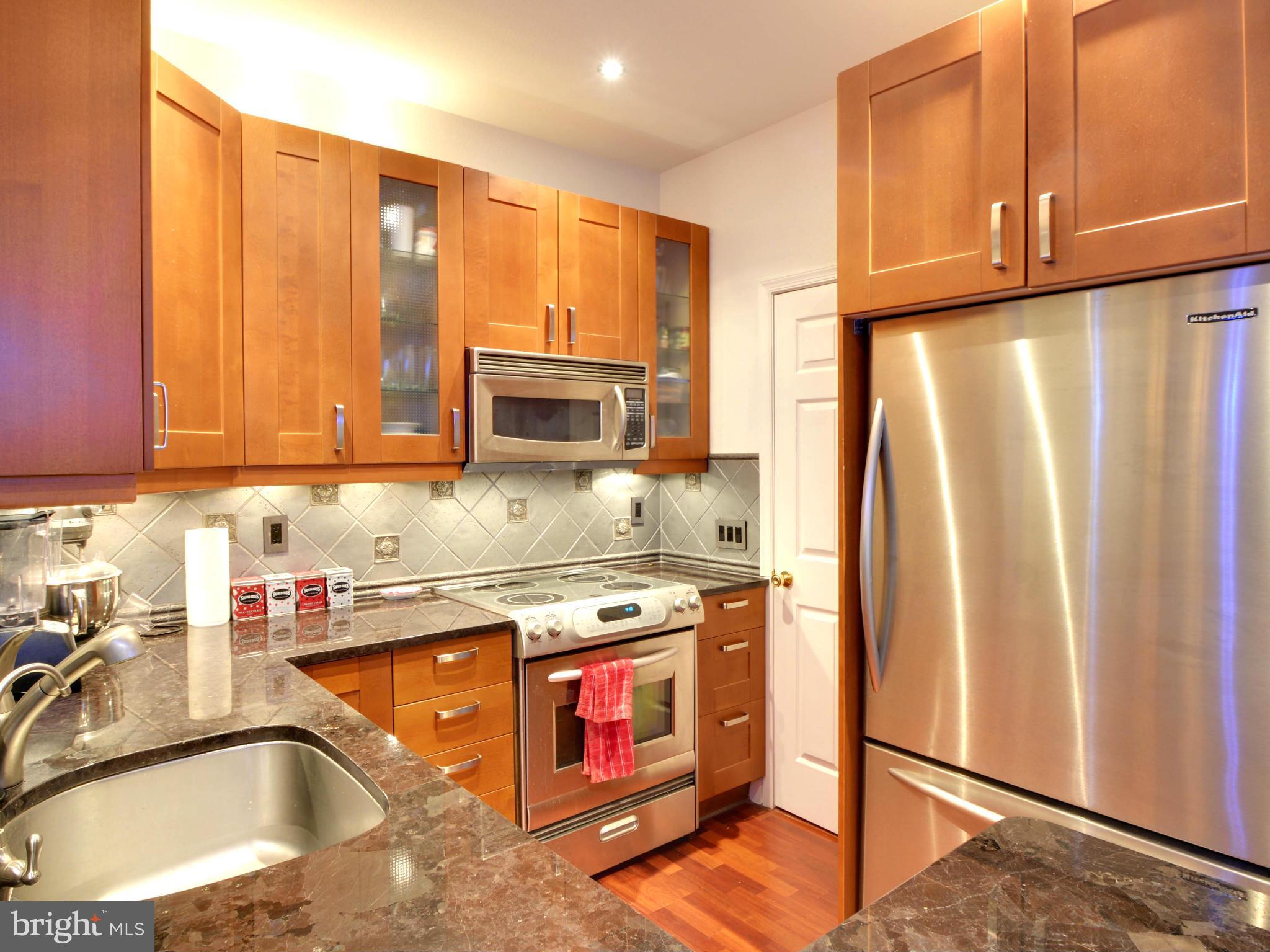 GATES OF MCLEAN - Residential Lease