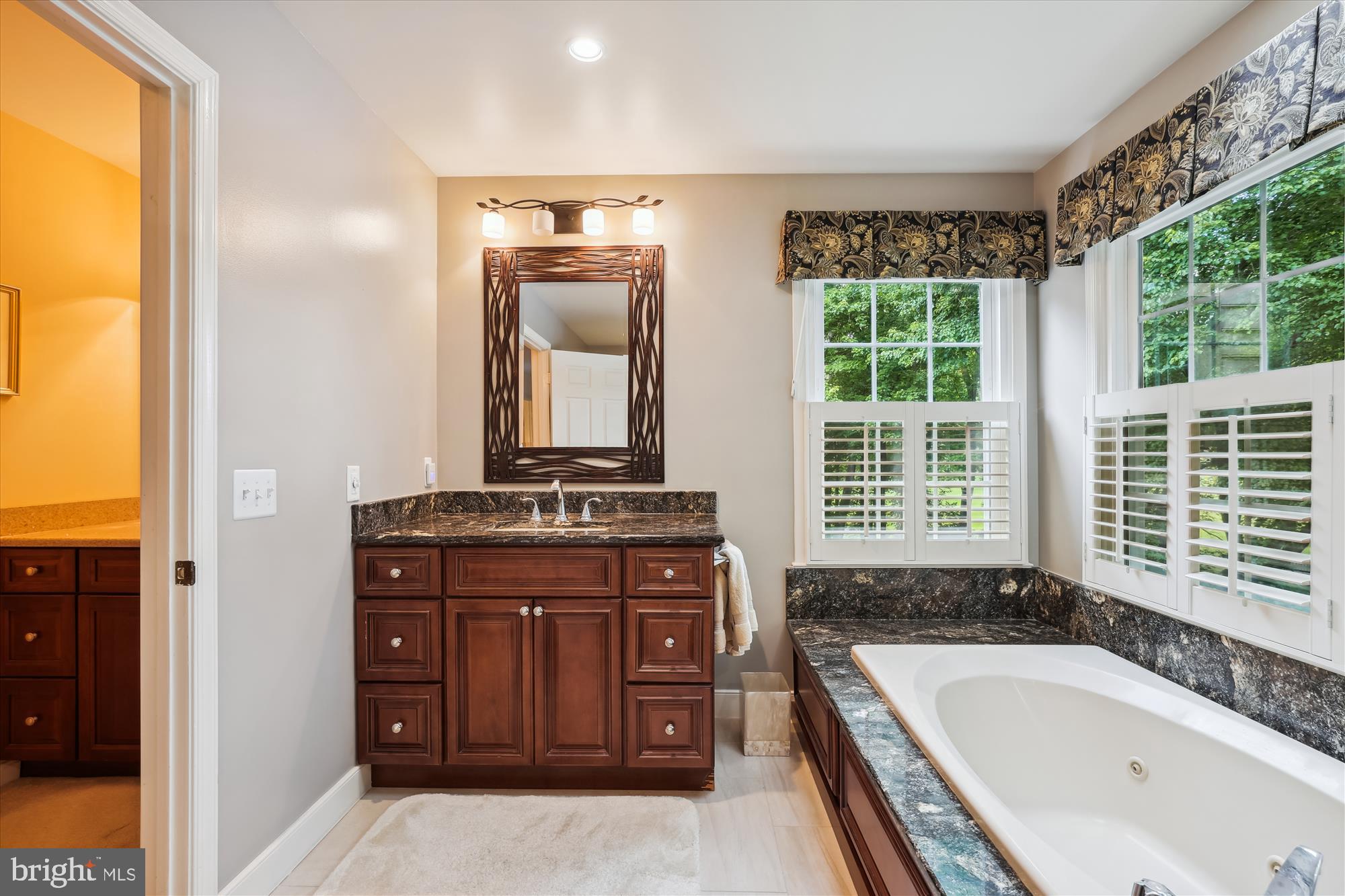 MANTUA - Residential