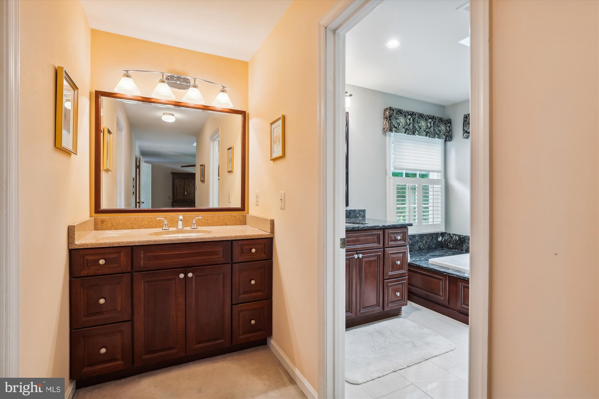 MANTUA - Residential