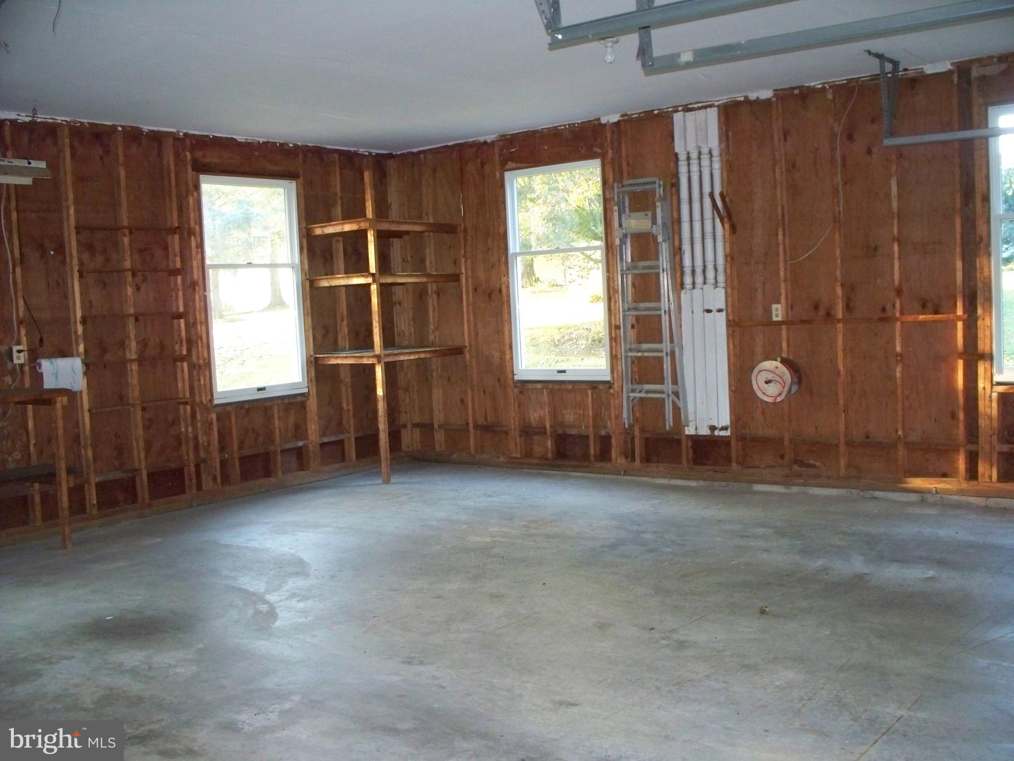 HIGHLANDS OF HARFORD - Residential Lease