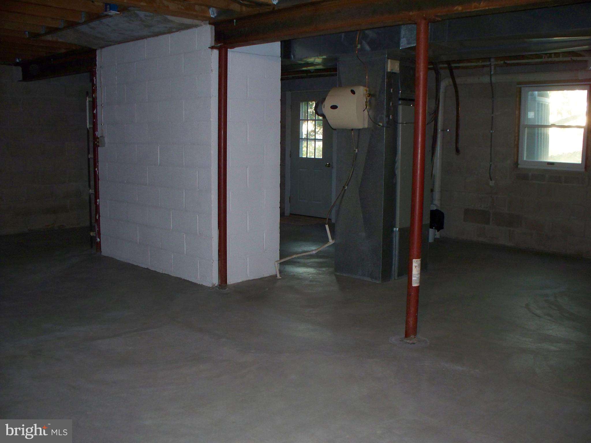 HIGHLANDS OF HARFORD - Residential Lease