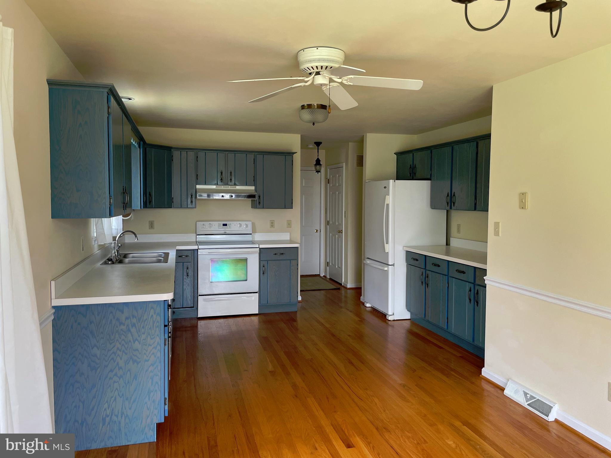 HIGHLANDS OF HARFORD - Residential Lease