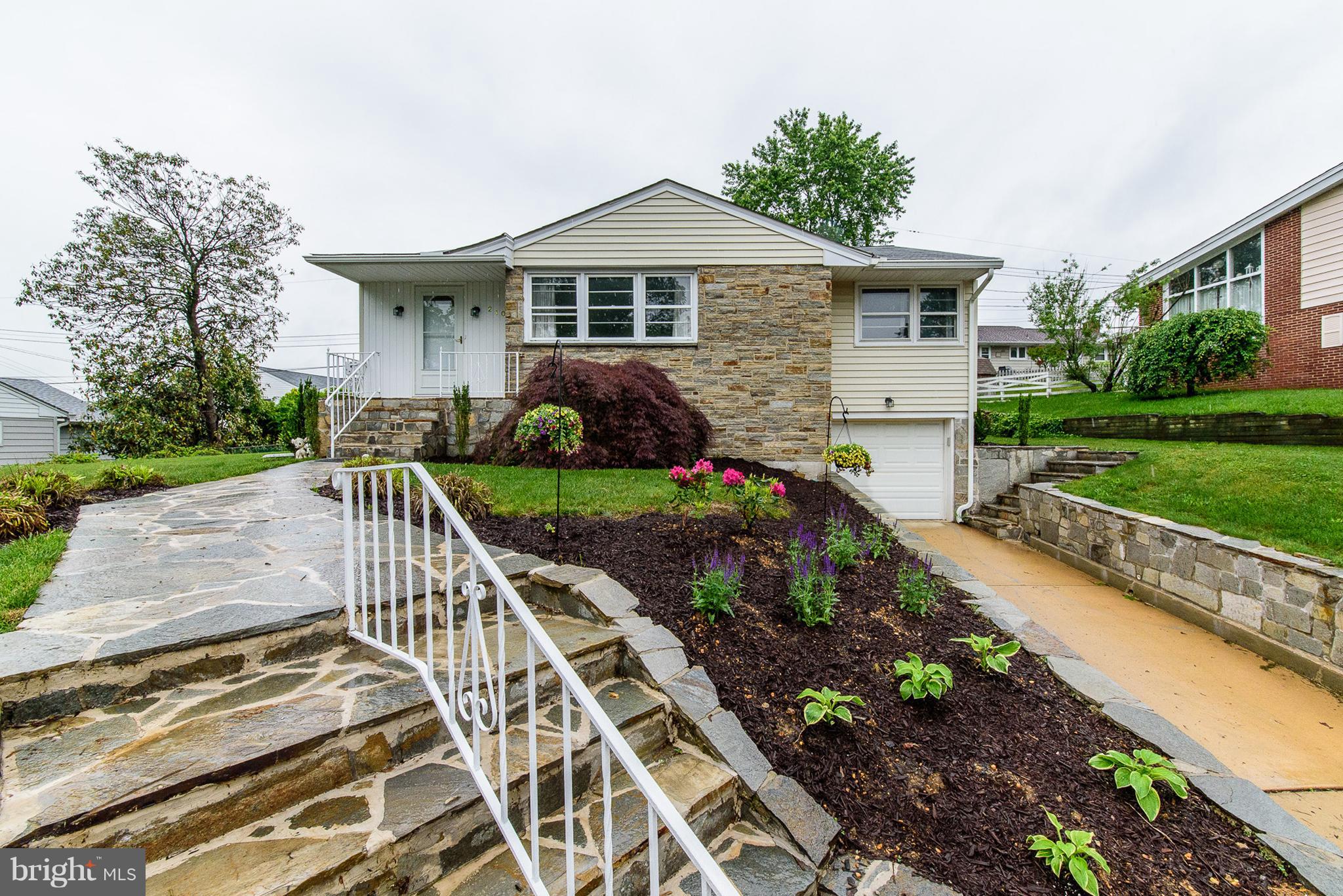 HILLSIDE ACRES - Residential