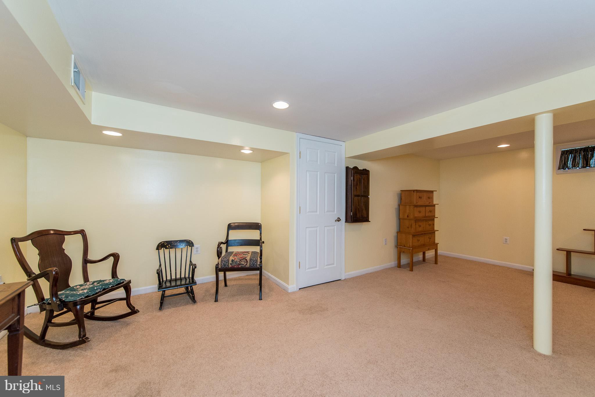 HILLSIDE ACRES - Residential