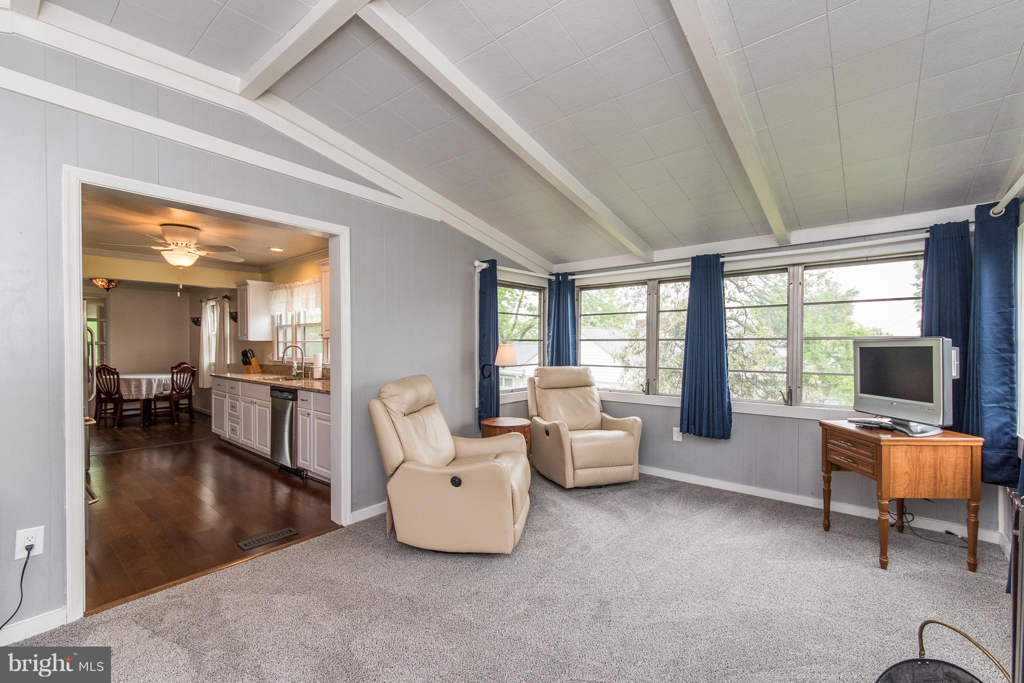 HILLSIDE ACRES - Residential