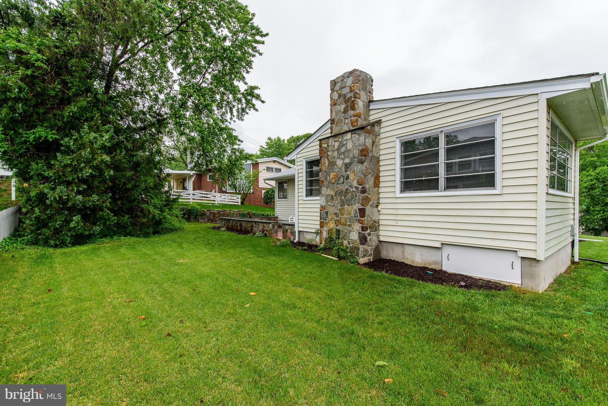 HILLSIDE ACRES - Residential