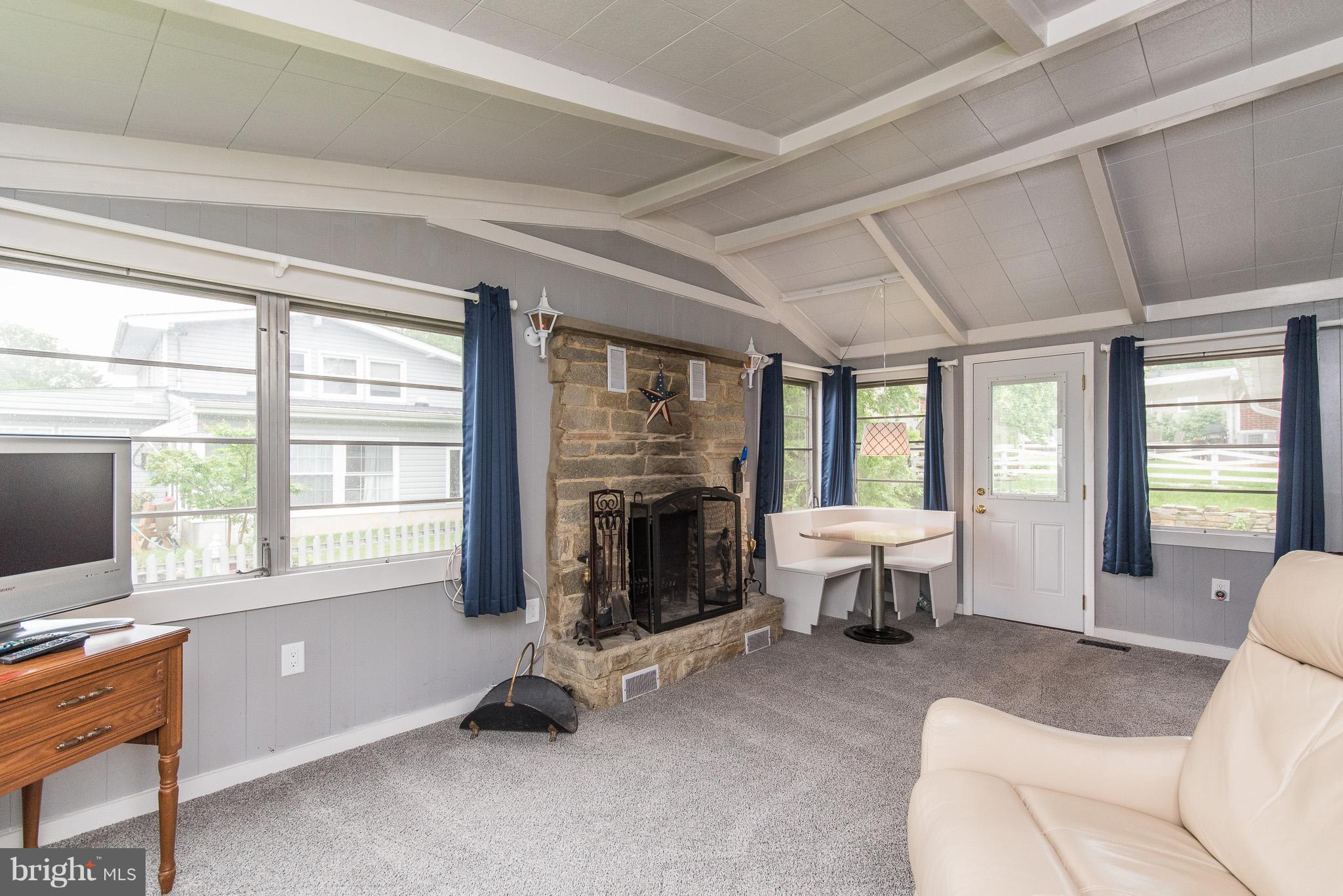 HILLSIDE ACRES - Residential