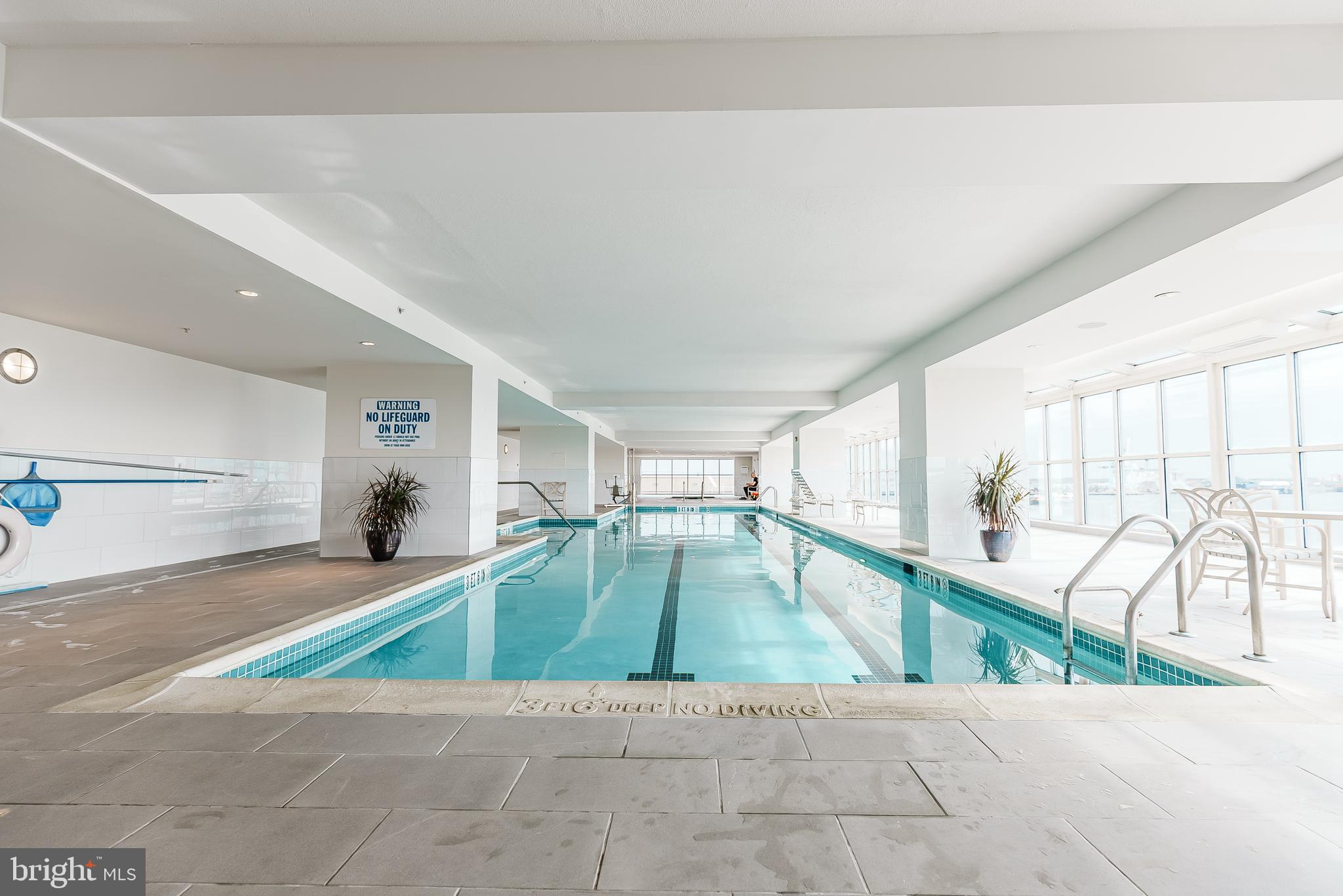 QUEEN VILLAGE - Residential