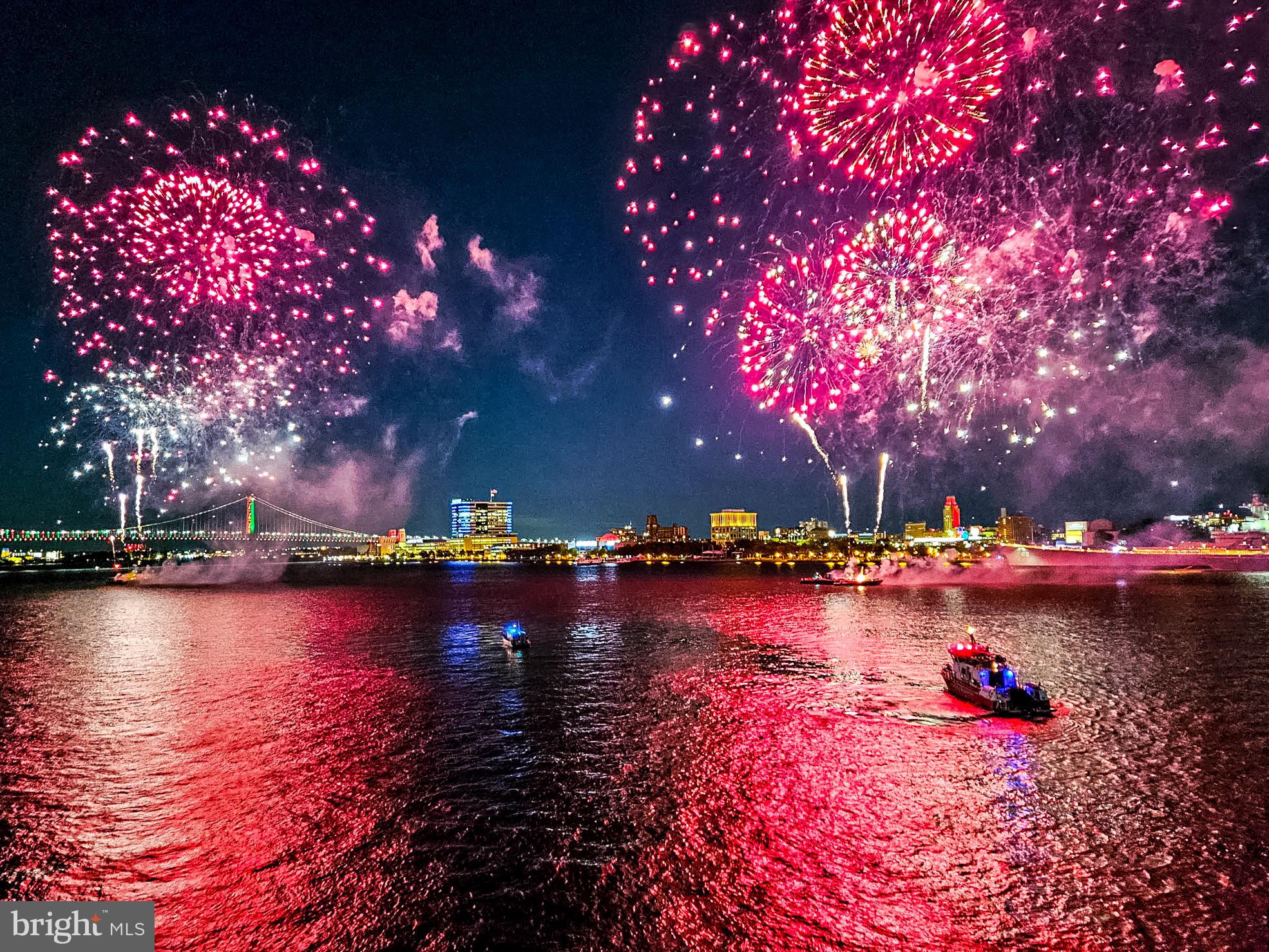 QUEEN VILLAGE - Residential