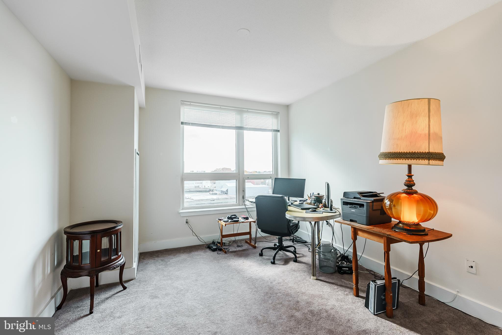 QUEEN VILLAGE - Residential