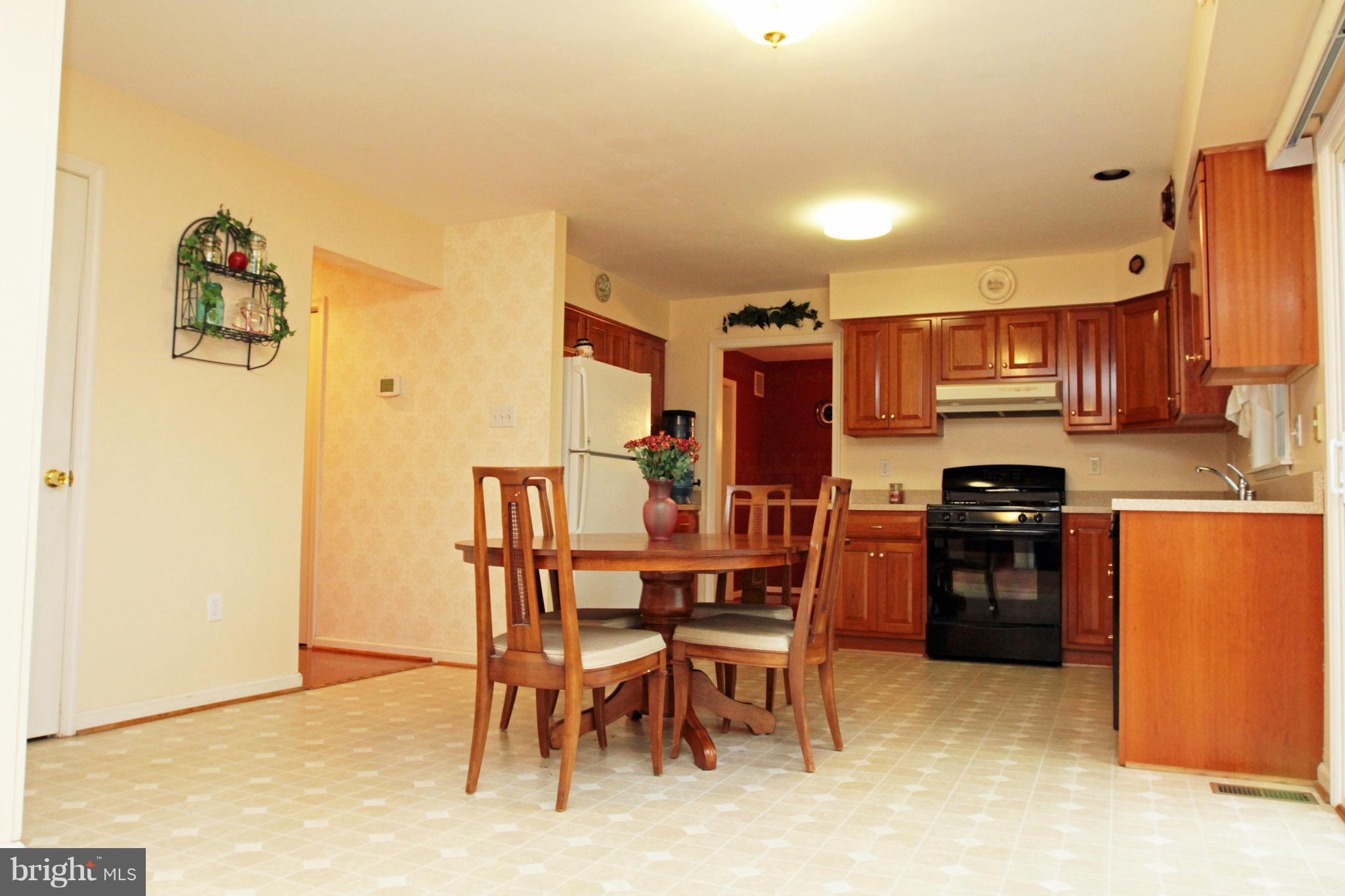 LARASH MANOR - Residential