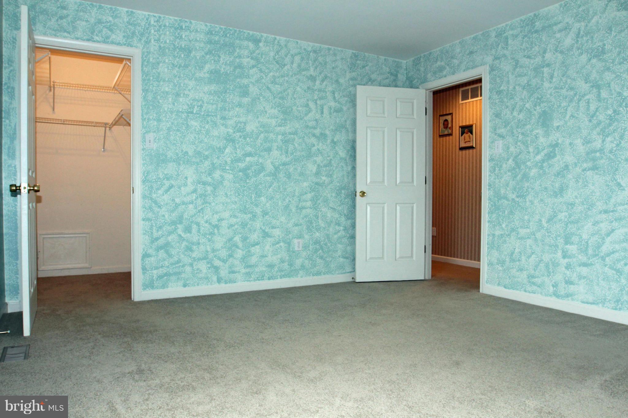 LARASH MANOR - Residential