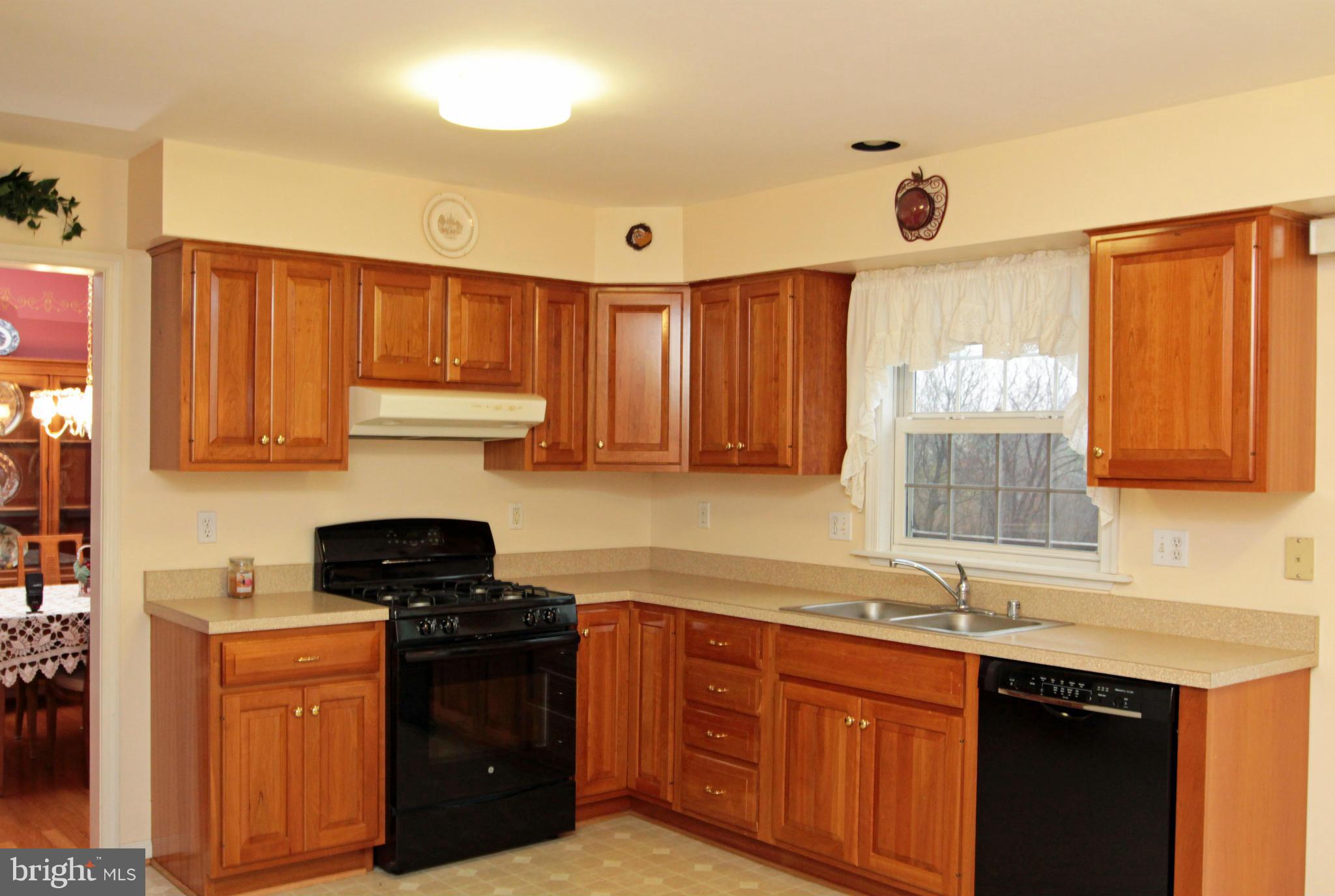 LARASH MANOR - Residential