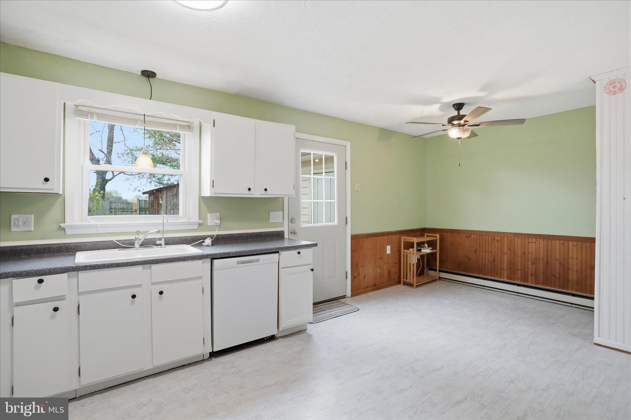 FREDERICKTOWNE TOWNHOUSE - Residential