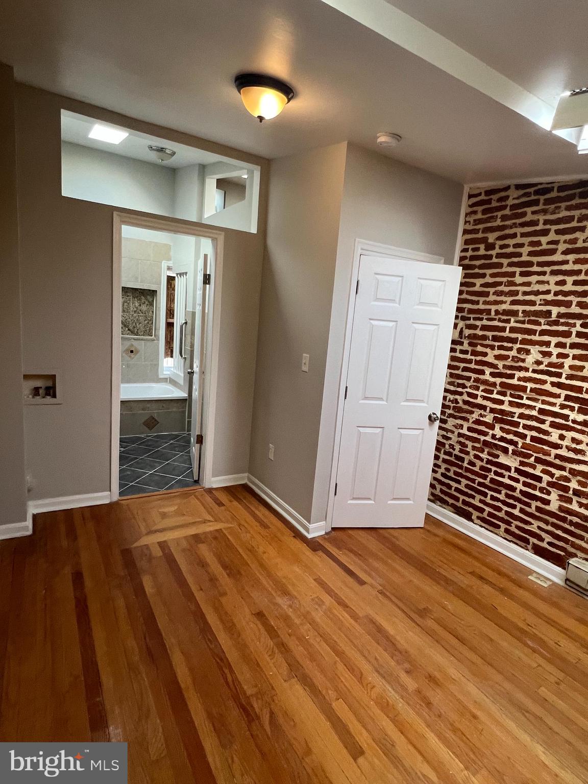 WASHINGTON VILLAGE - Residential