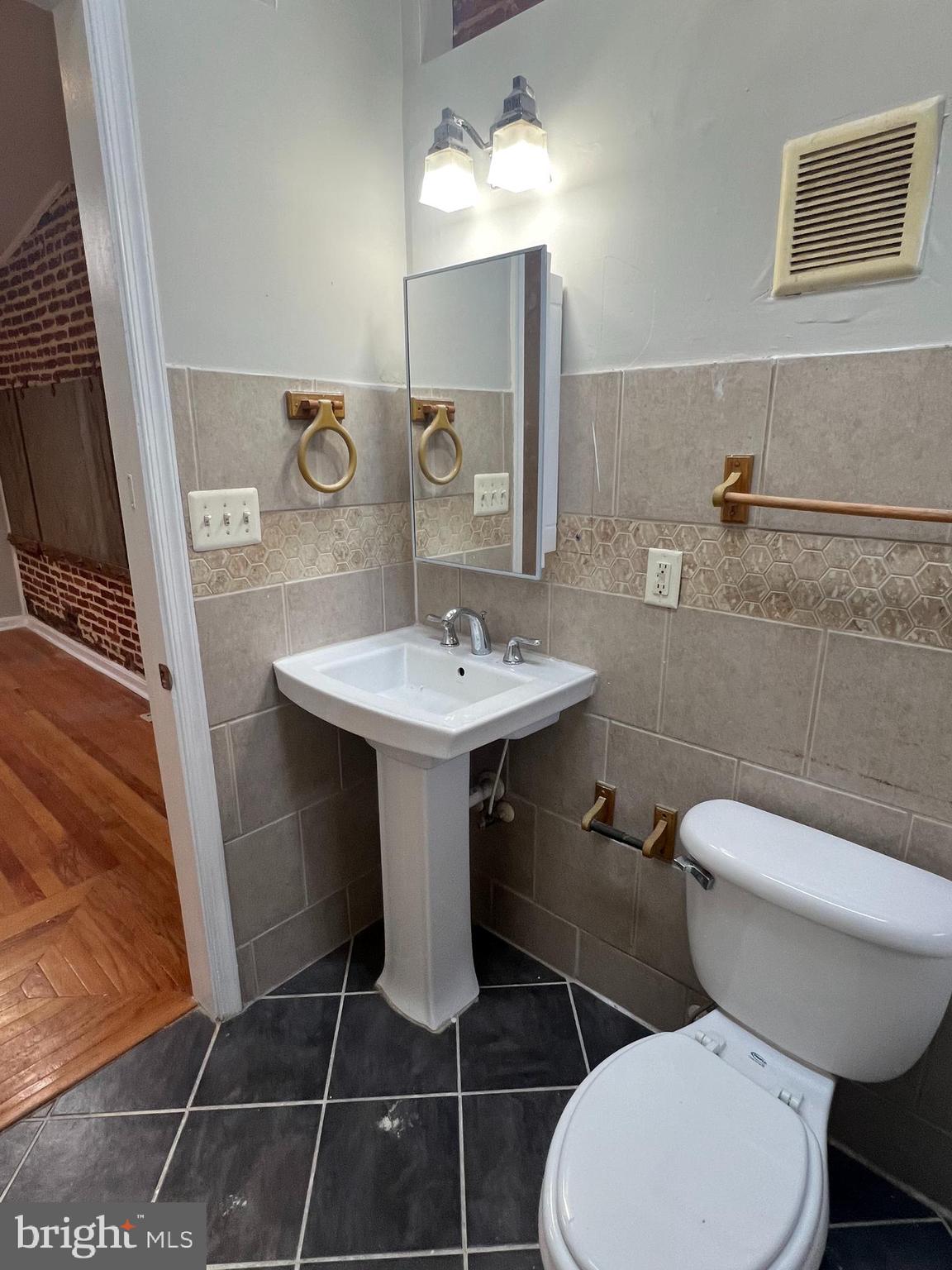 WASHINGTON VILLAGE - Residential