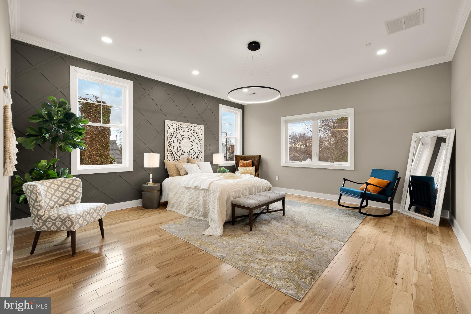 KENSINGTON HEIGHTS - Residential