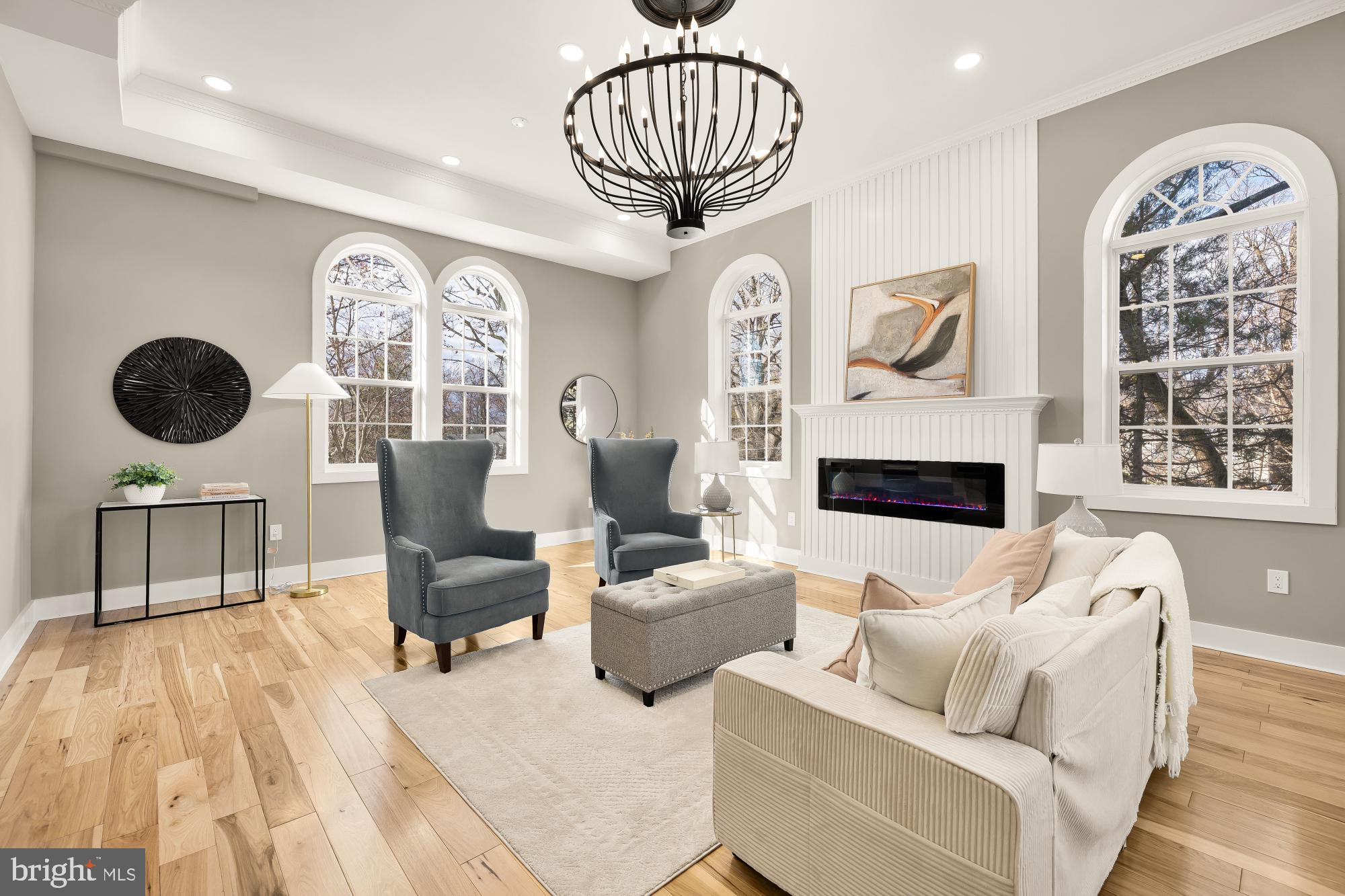 KENSINGTON HEIGHTS - Residential