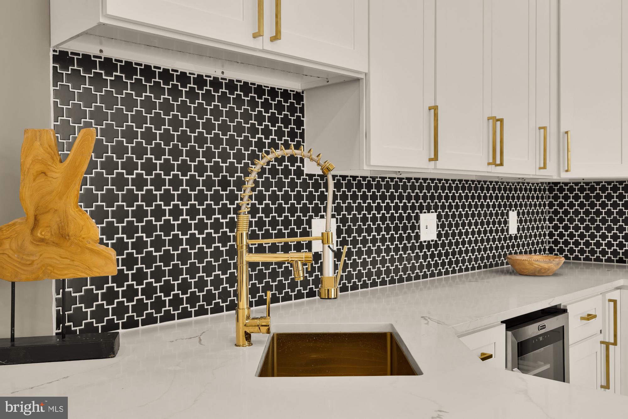 KENSINGTON HEIGHTS - Residential