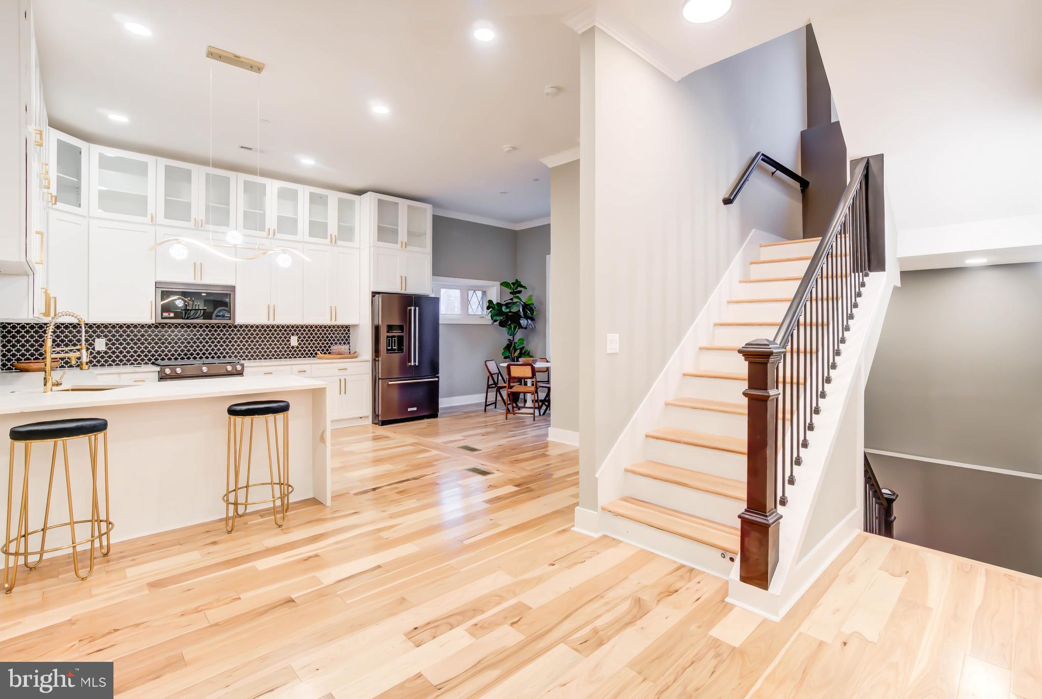 KENSINGTON HEIGHTS - Residential