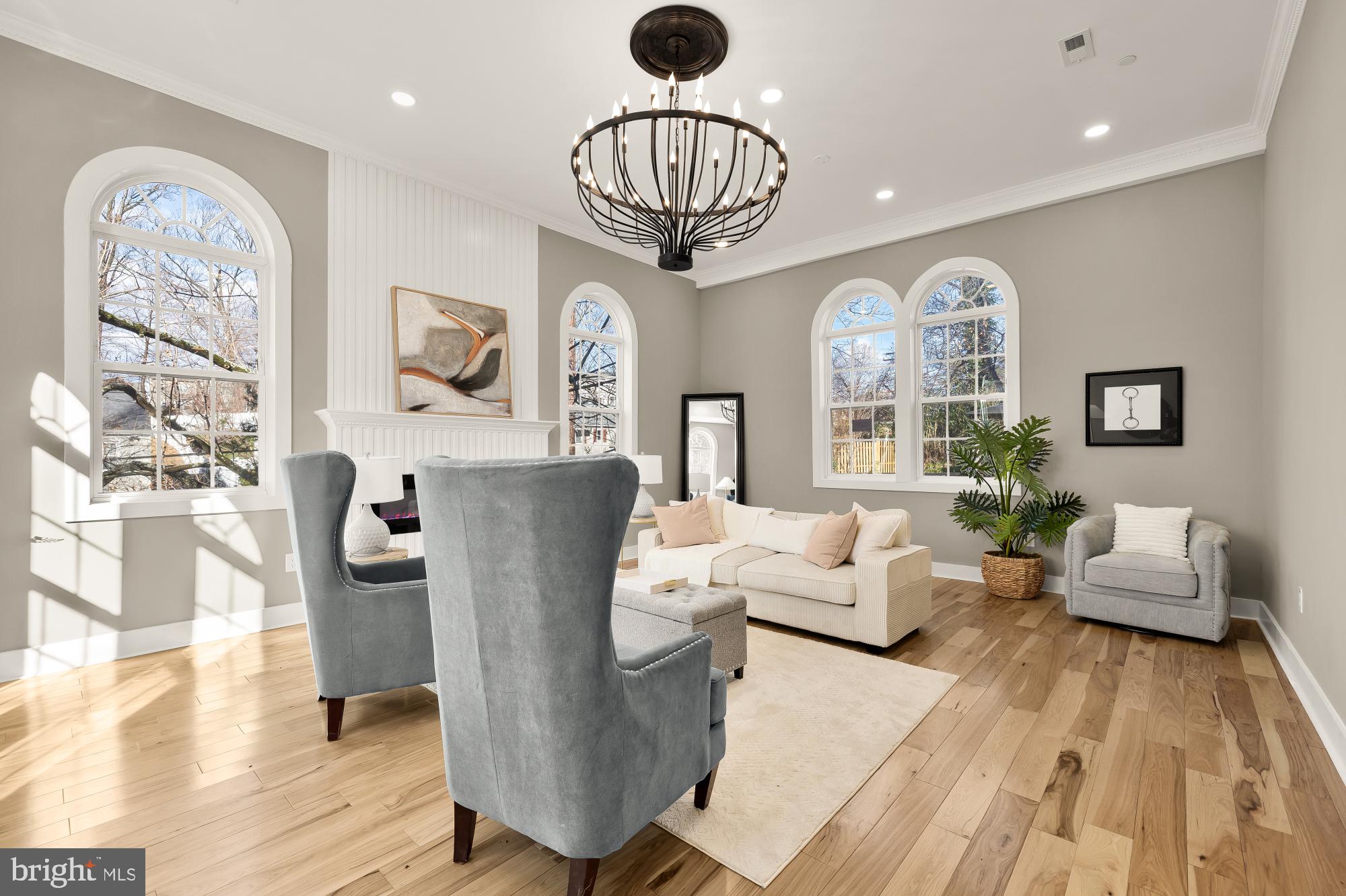 KENSINGTON HEIGHTS - Residential