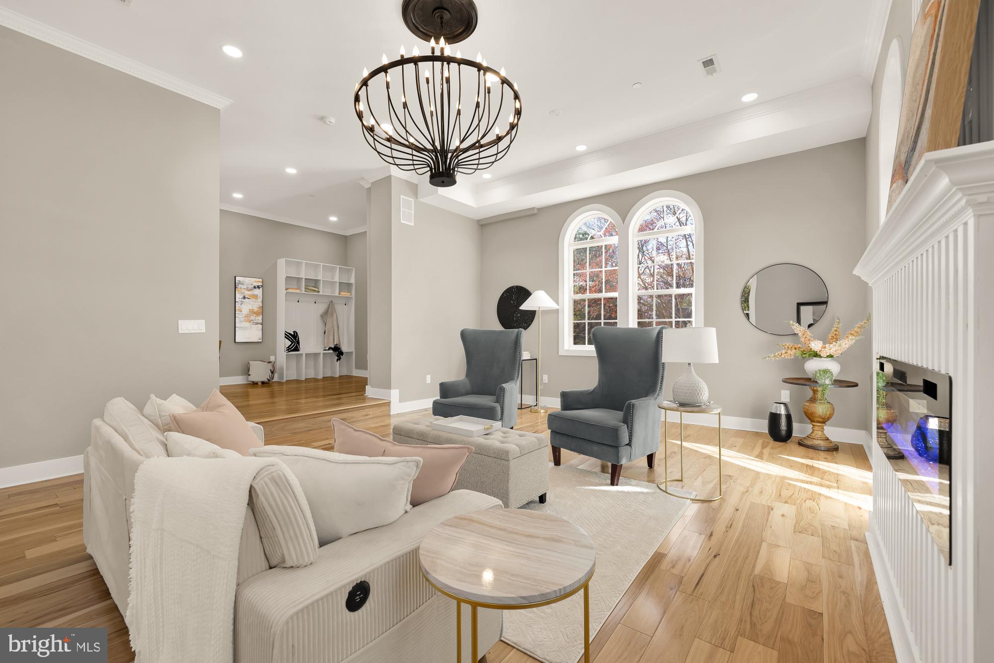 KENSINGTON HEIGHTS - Residential