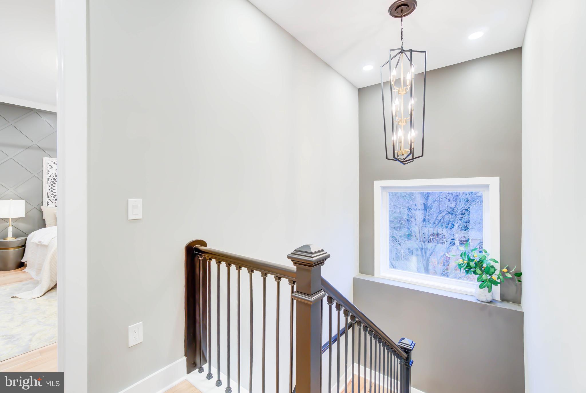 KENSINGTON HEIGHTS - Residential