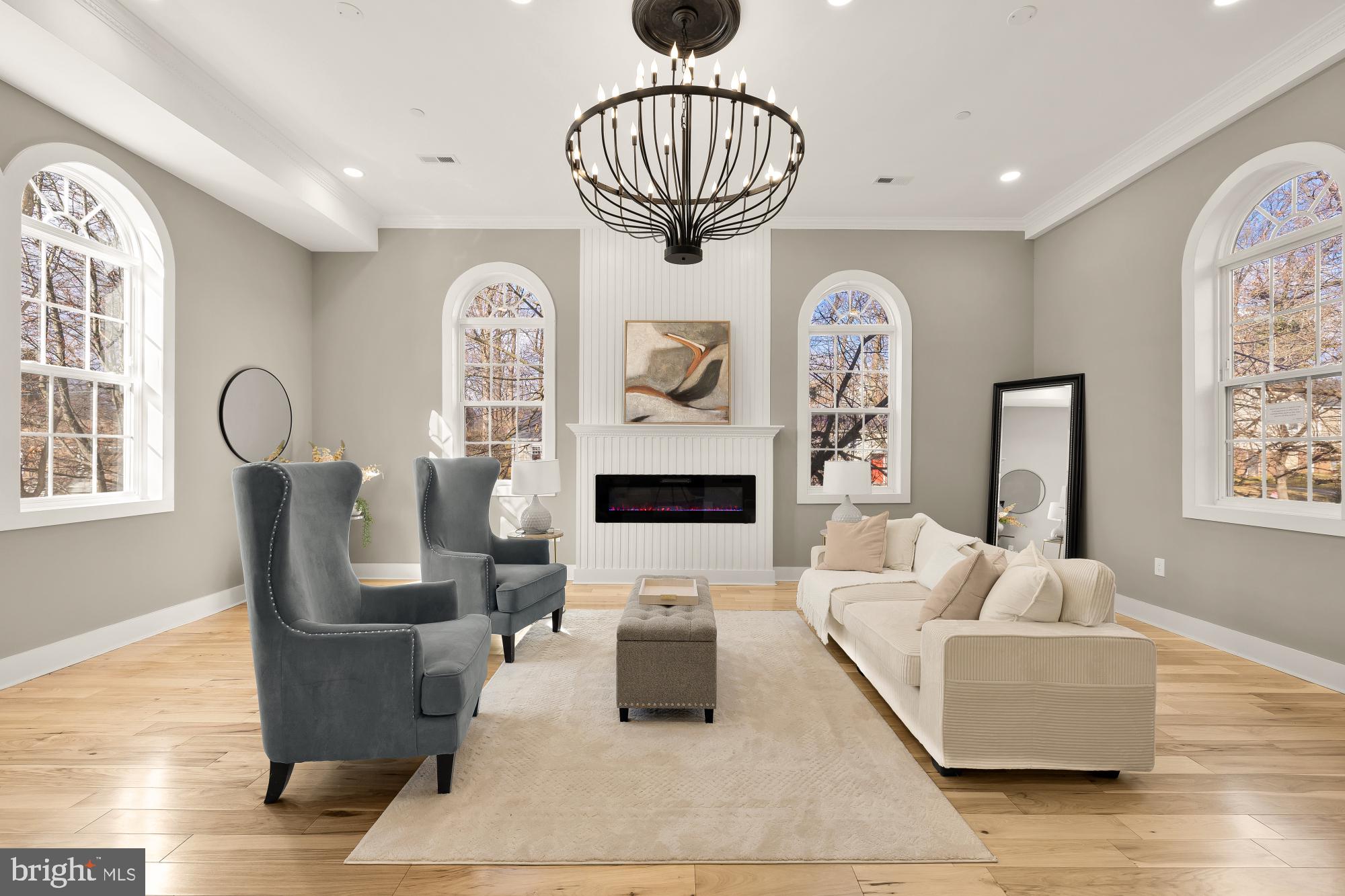 KENSINGTON HEIGHTS - Residential