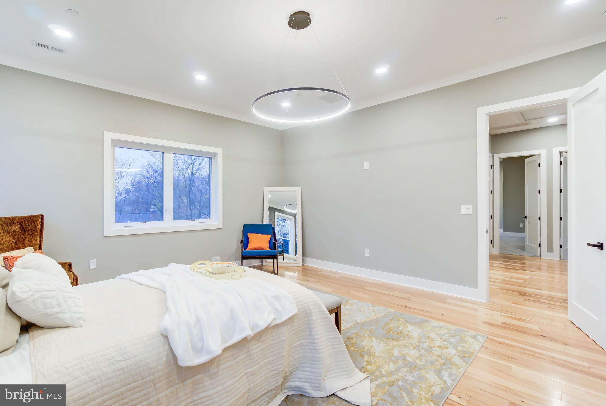 KENSINGTON HEIGHTS - Residential