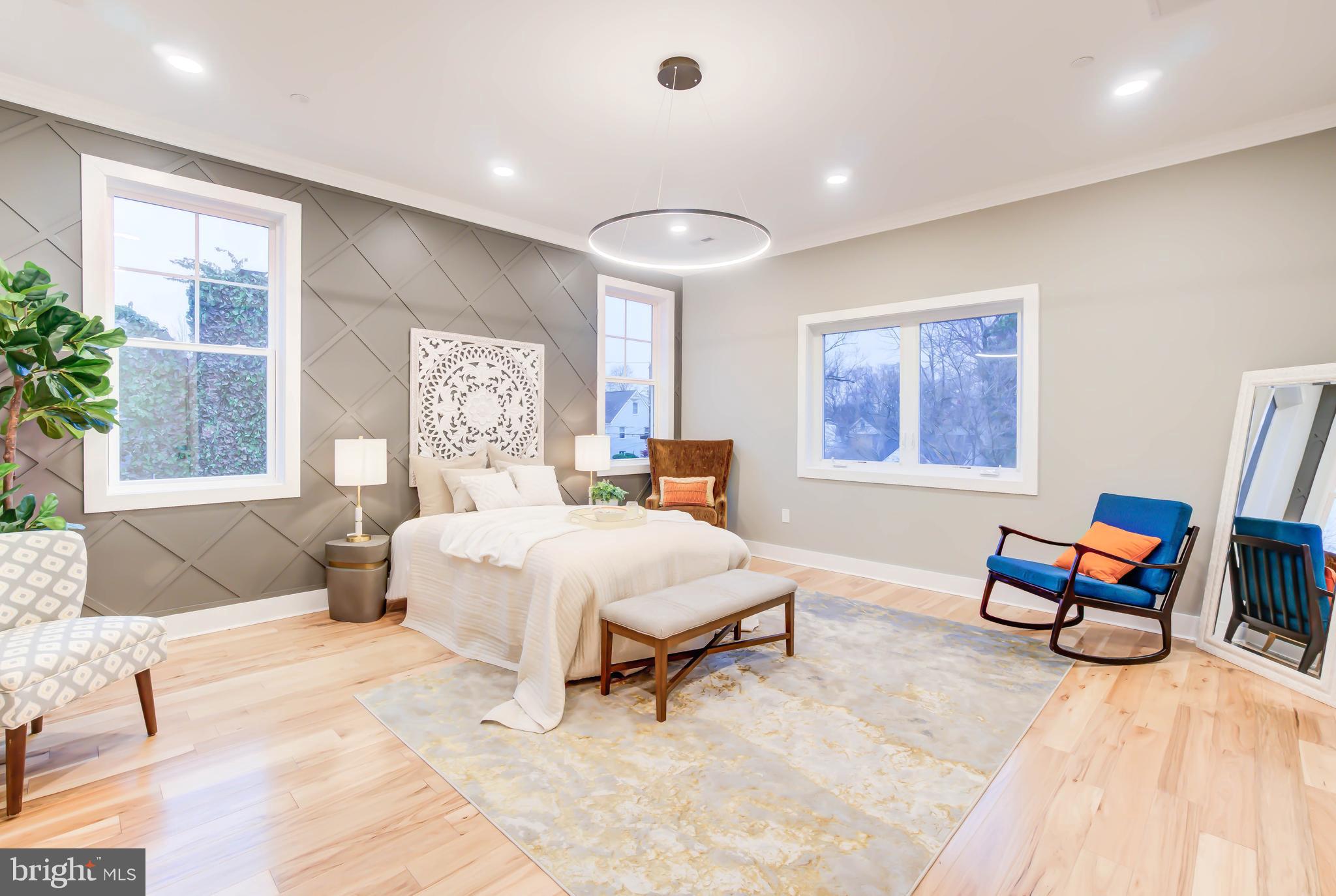 KENSINGTON HEIGHTS - Residential