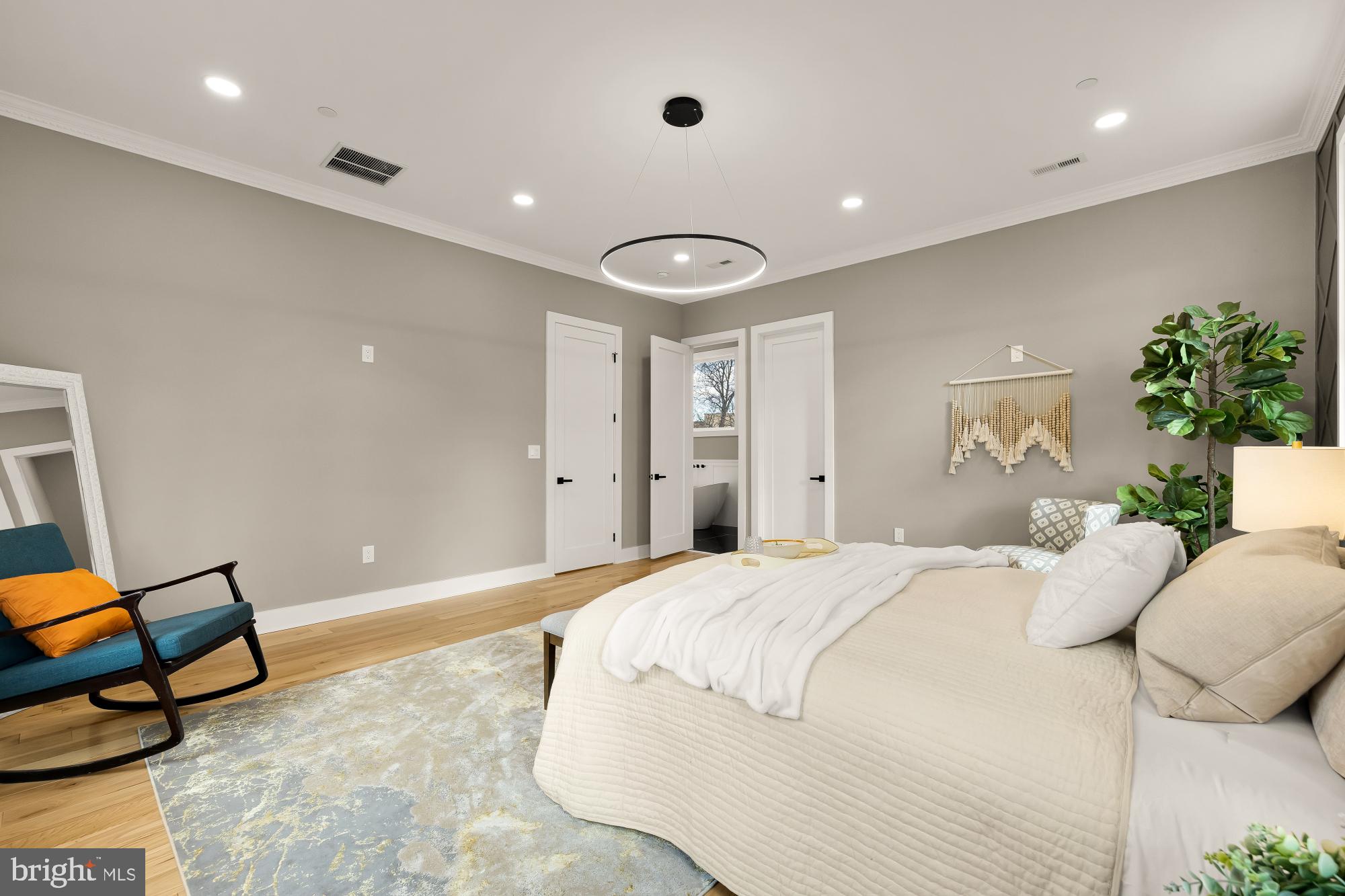 KENSINGTON HEIGHTS - Residential