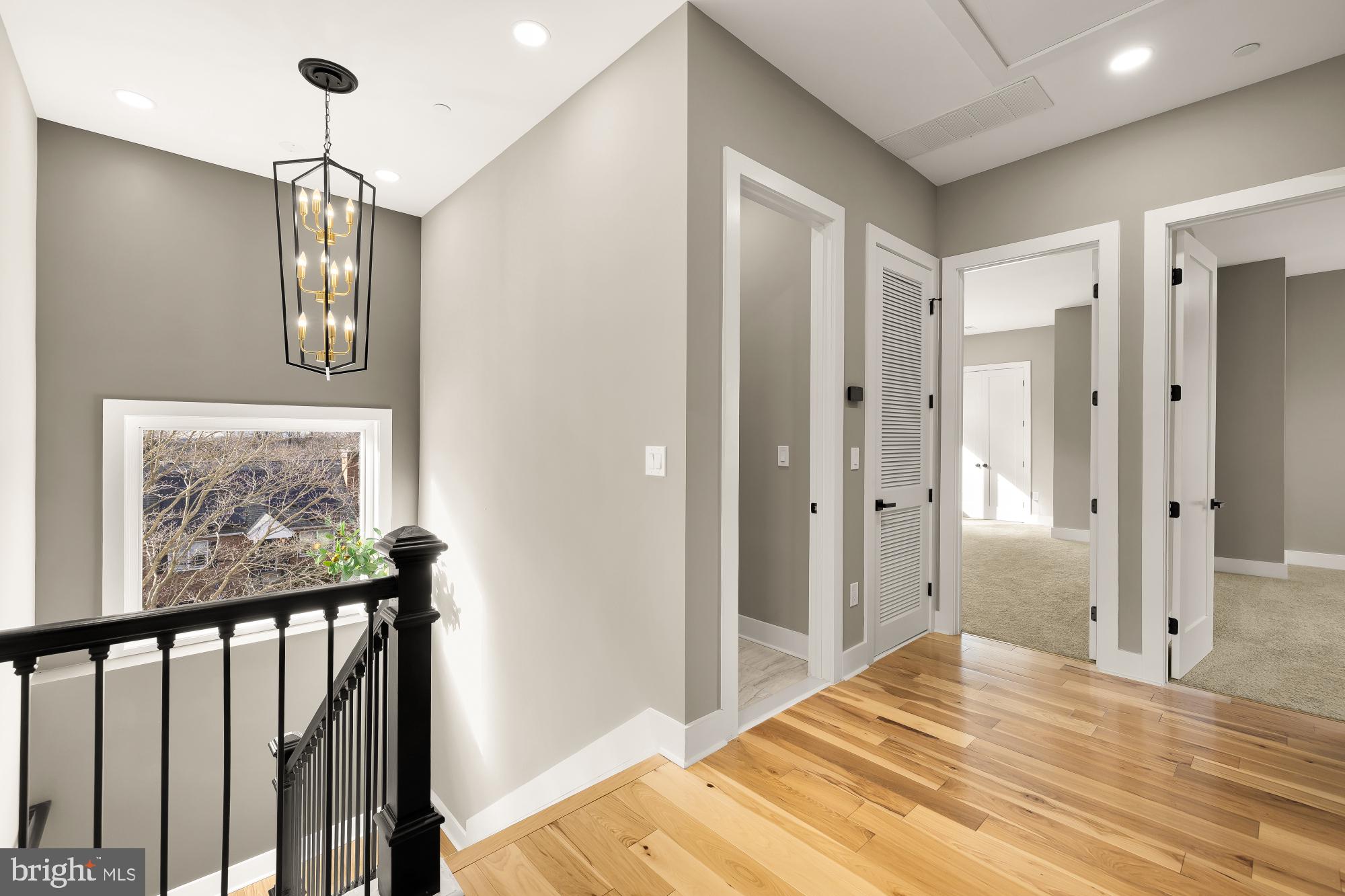 KENSINGTON HEIGHTS - Residential