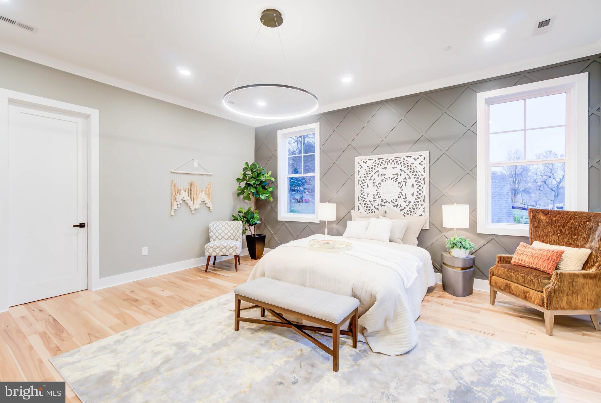 KENSINGTON HEIGHTS - Residential