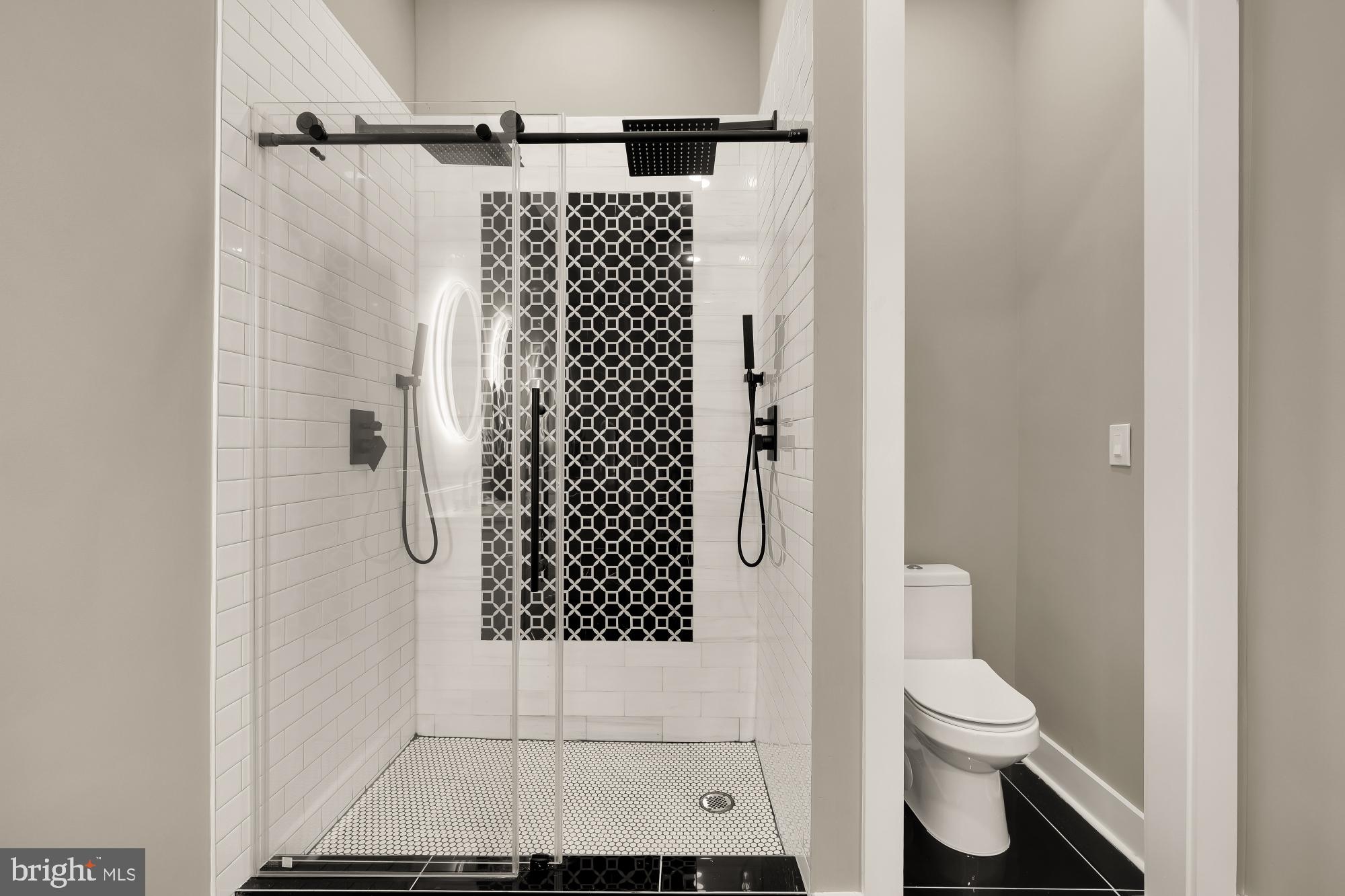 KENSINGTON HEIGHTS - Residential