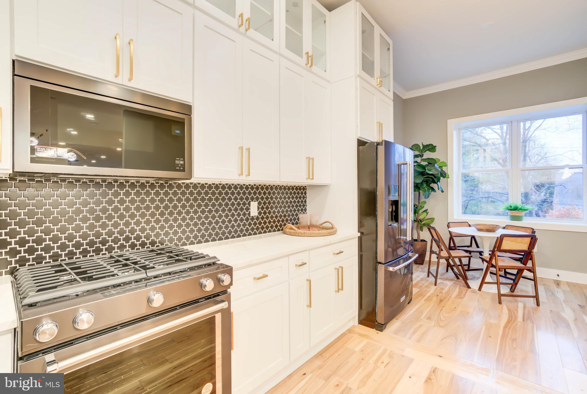 KENSINGTON HEIGHTS - Residential