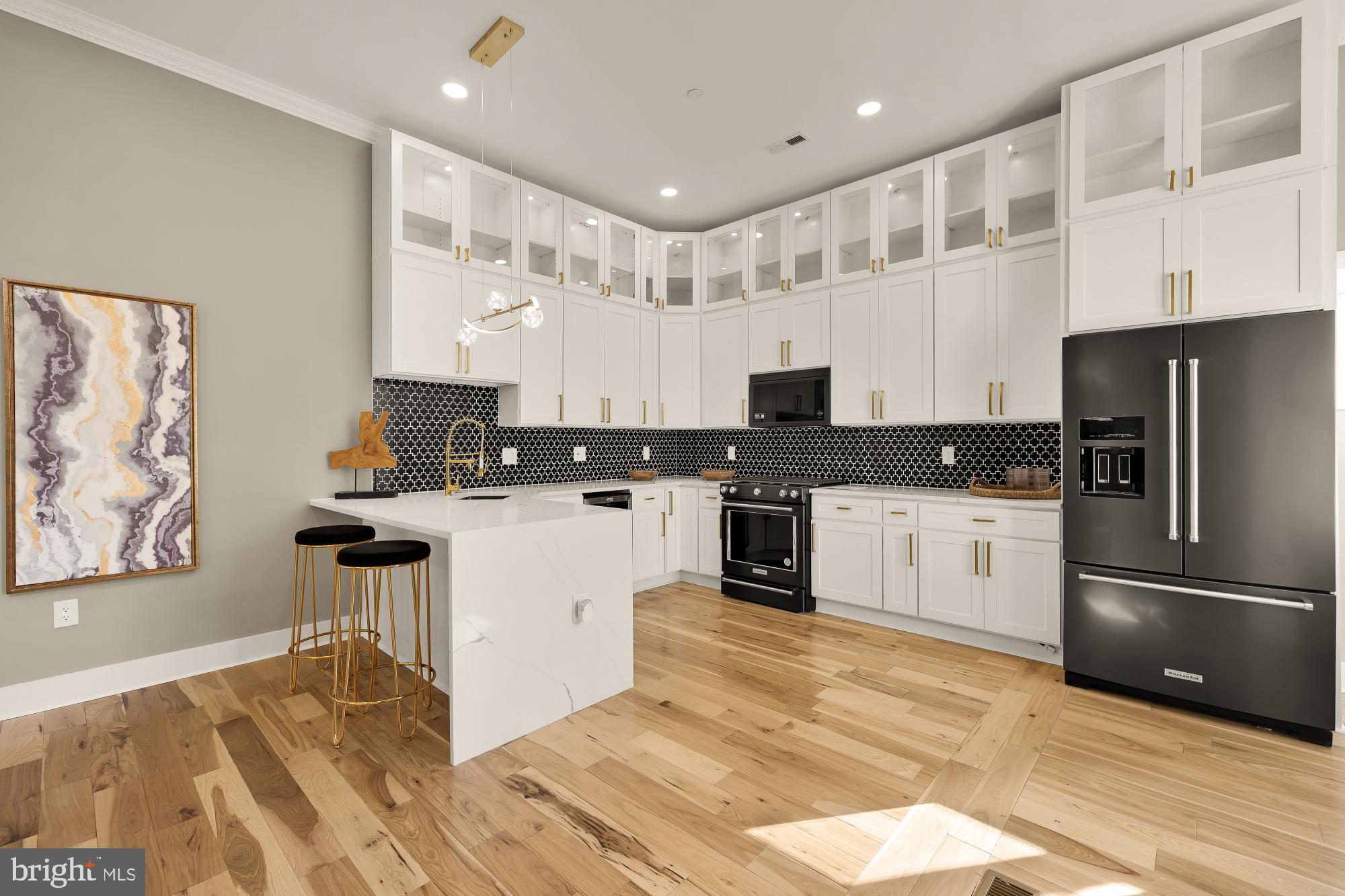 KENSINGTON HEIGHTS - Residential