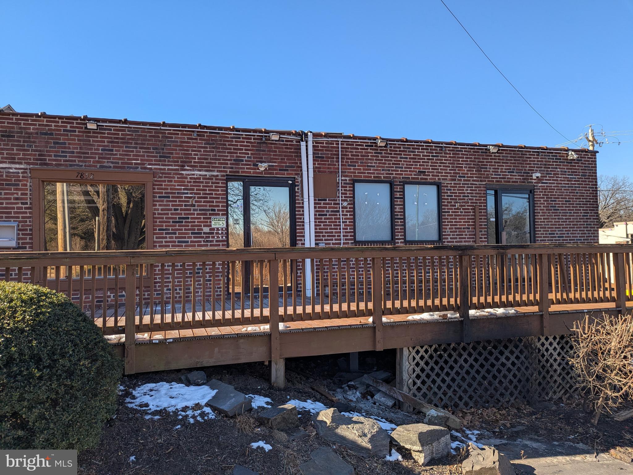 Commercial space located steps from the Elkins Park Septa station. Many potential uses in a high density residential area.