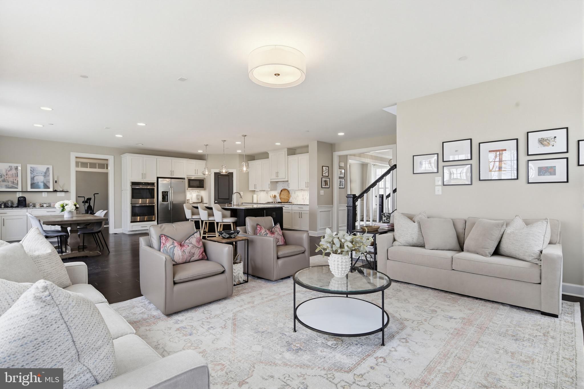 FAIRLANE FARM - Residential