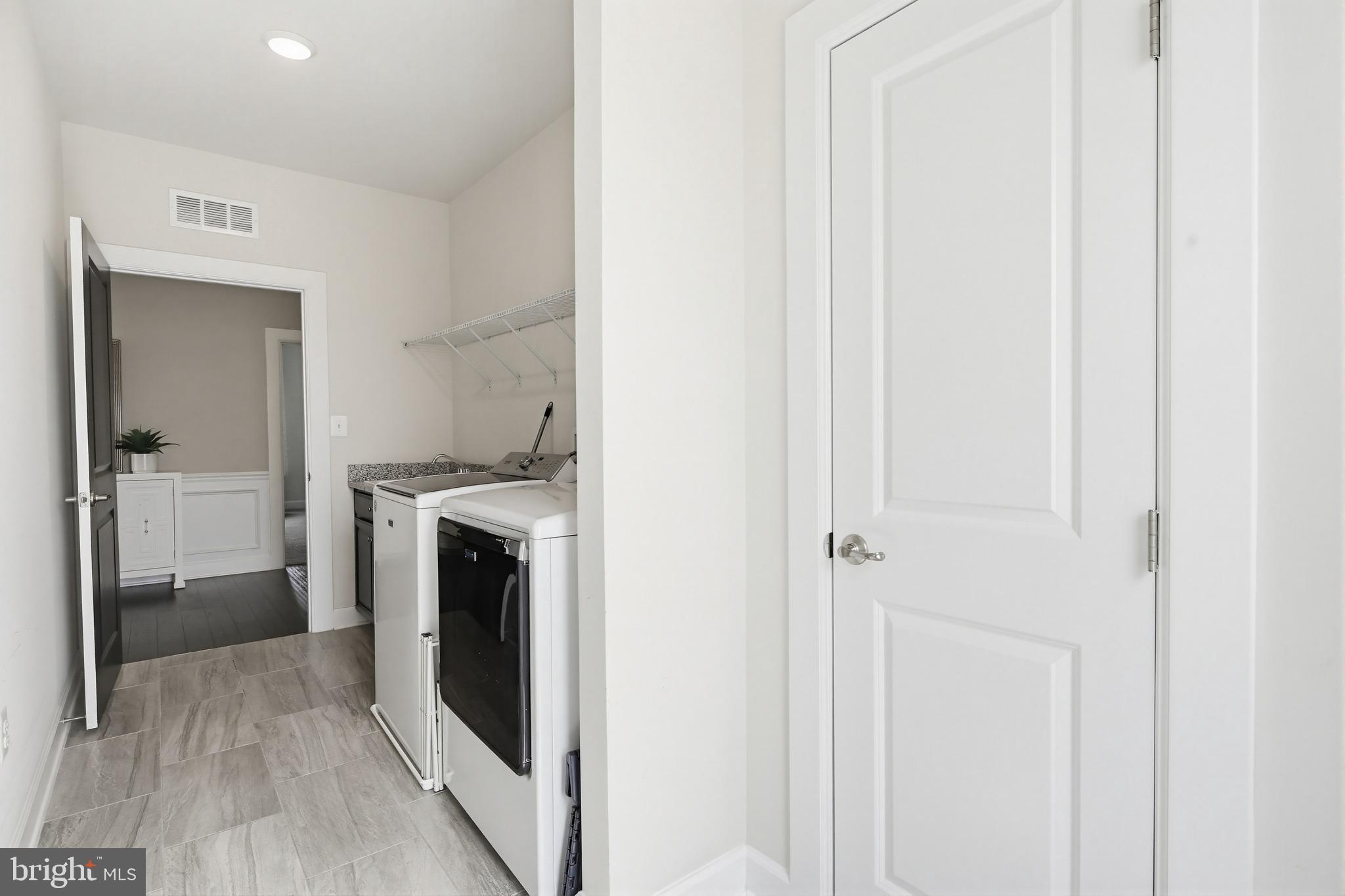 FAIRLANE FARM - Residential